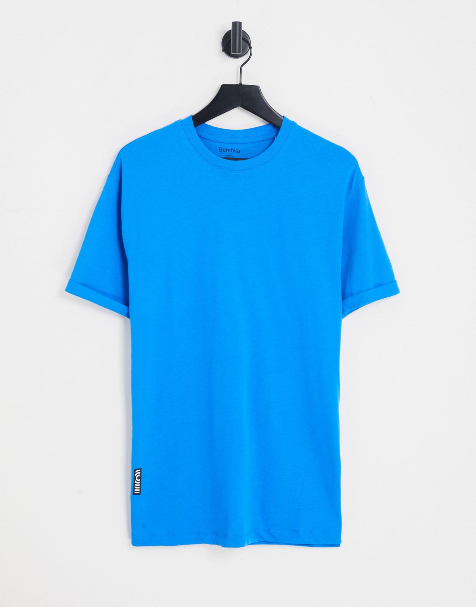 Удлиненная футболка Bershka синего цвета 2590₽