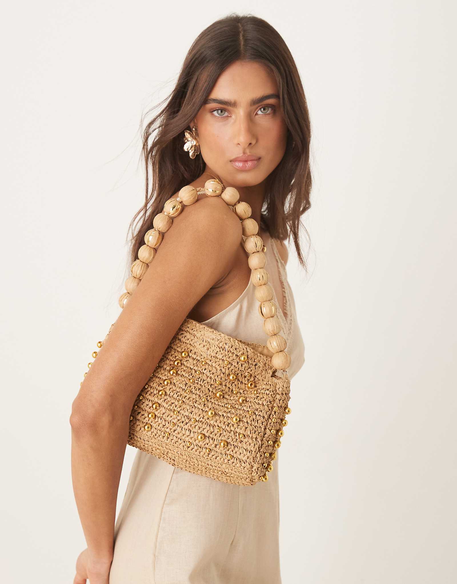 ДИЗАЙНЕРСКАЯ соломенная сумка через плечо с отделанной бисером ручкой ASOS нейтрального цвета 12290₽