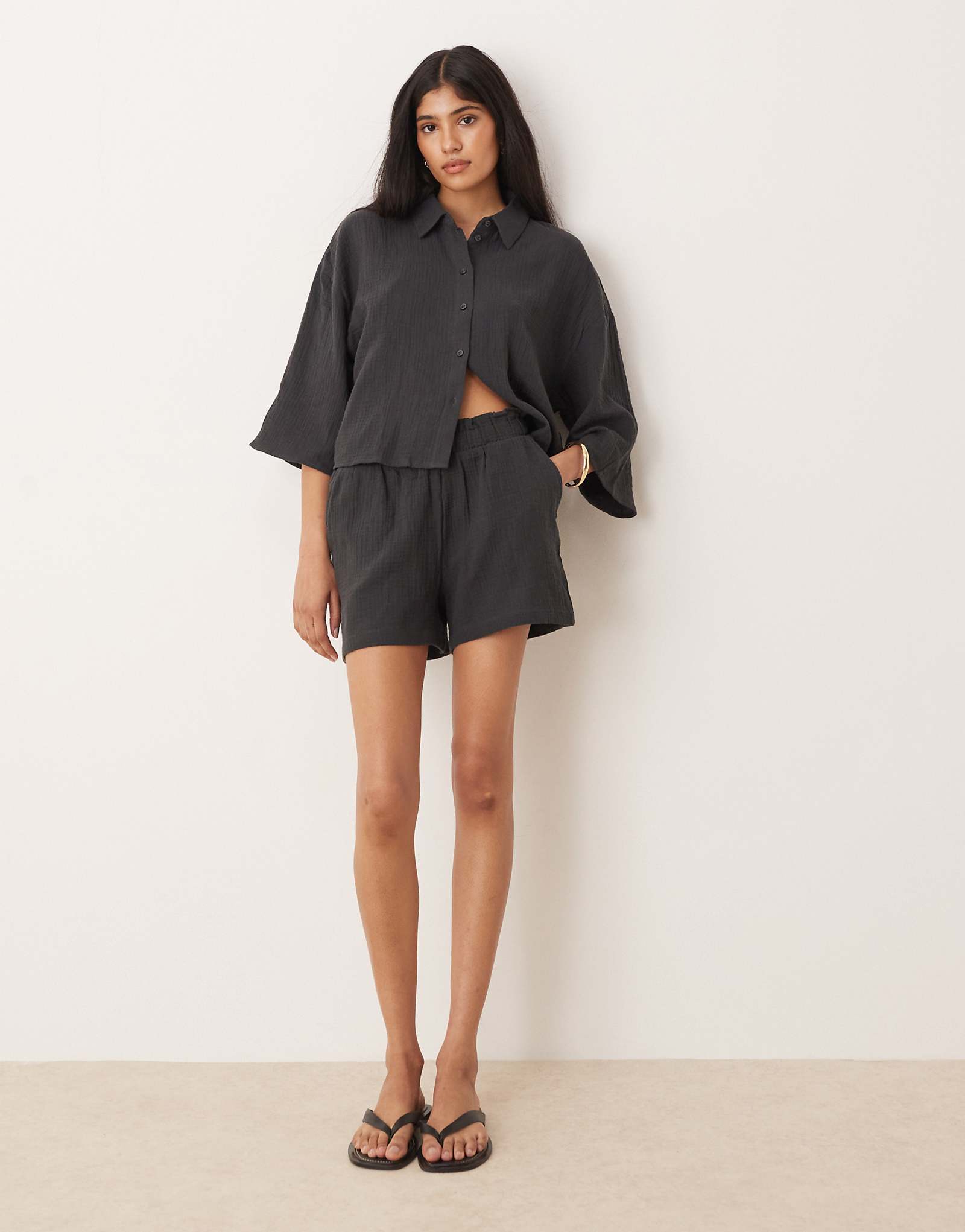 Шорты из марли JDY темно-серого цвета - часть комплекта 7390₽