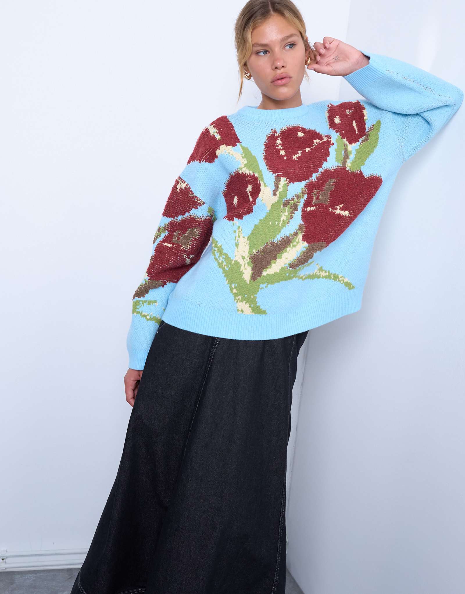 Свитер-тюльпан из фактурной вязки Topshop синего цвета 20390₽