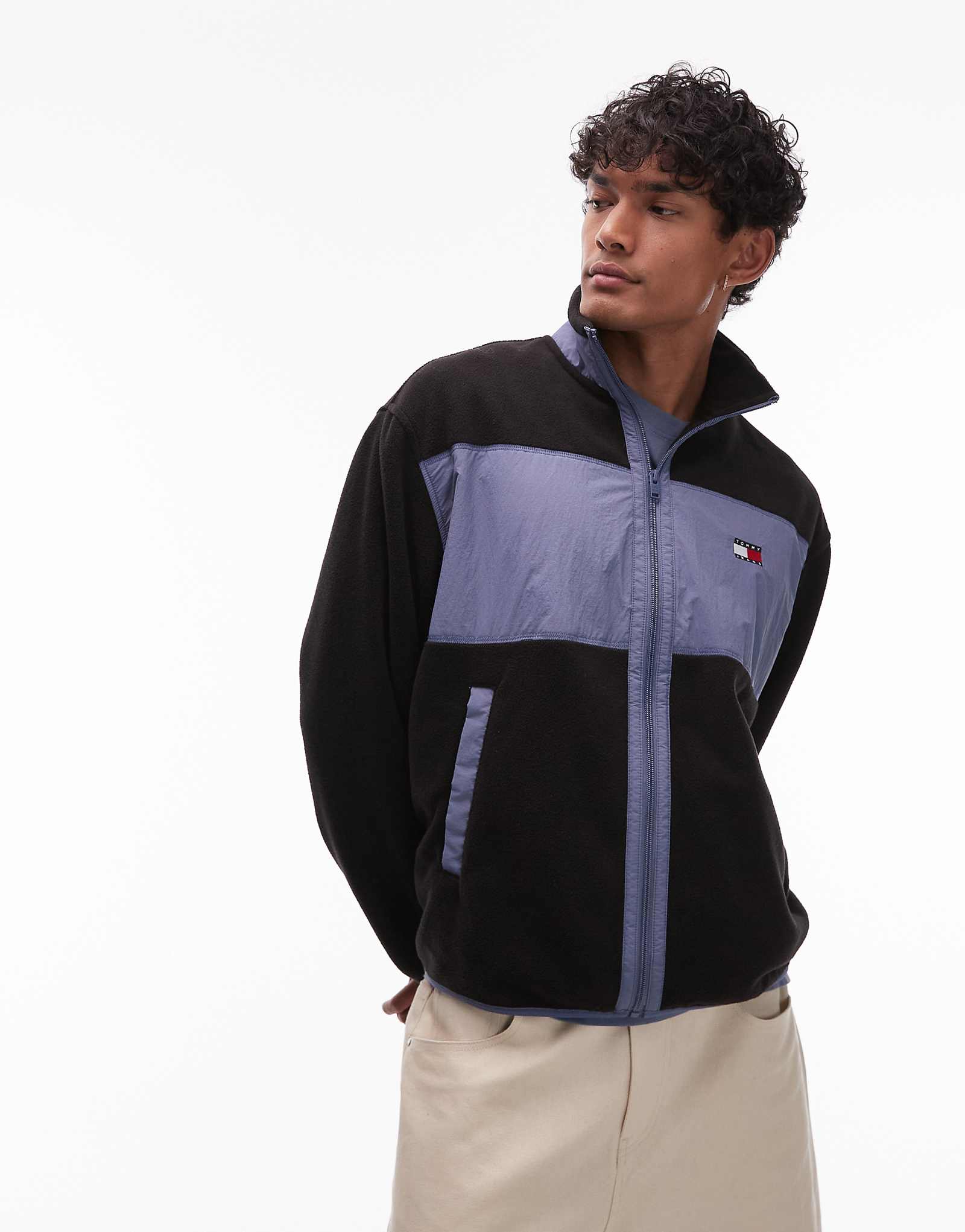 Джинсы Tommy с отделкой из флиса черного и синего цветов 29790₽