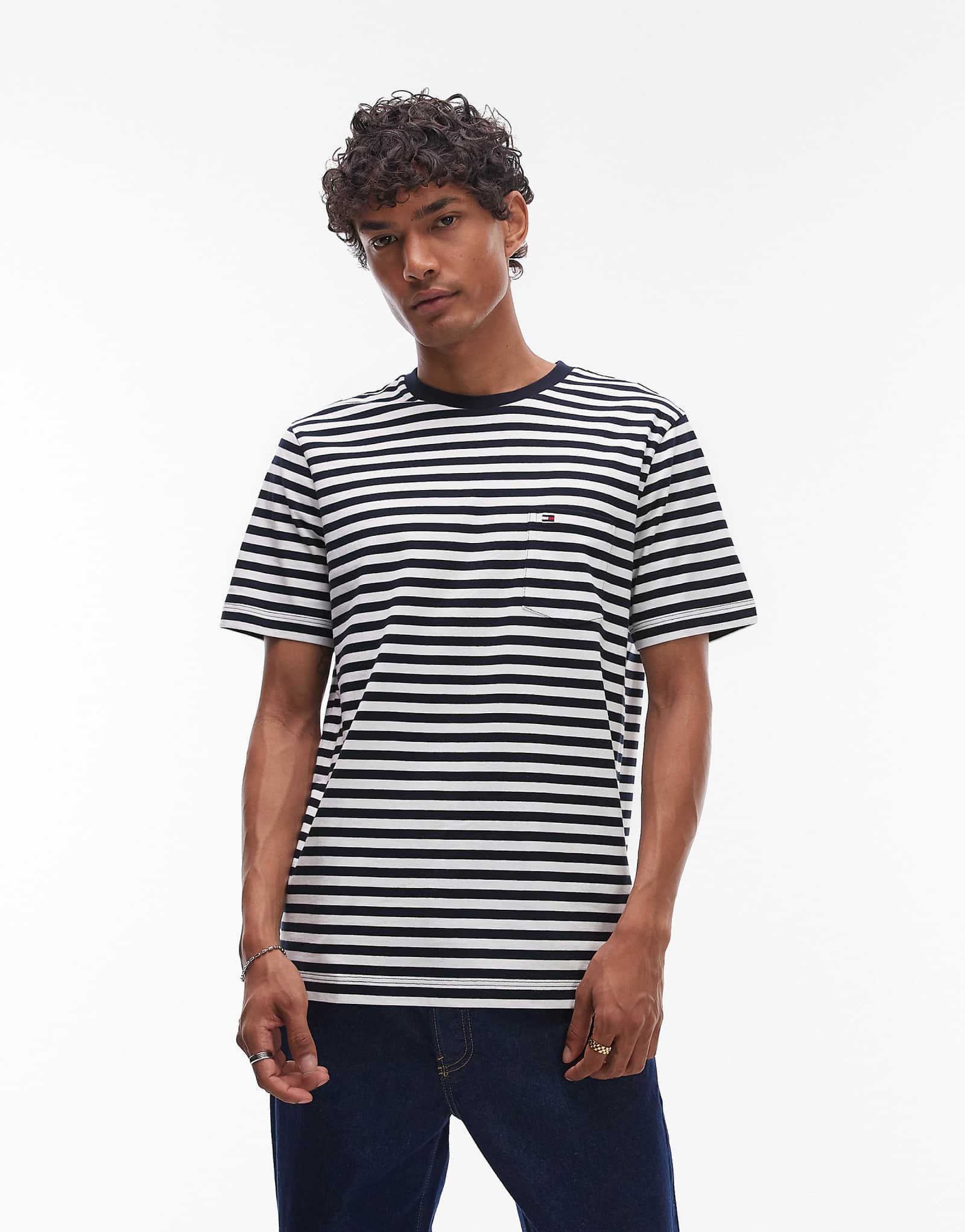 Футболка в полоску Tommy Hilfiger essential regular fit темно-синего цвета 12190₽