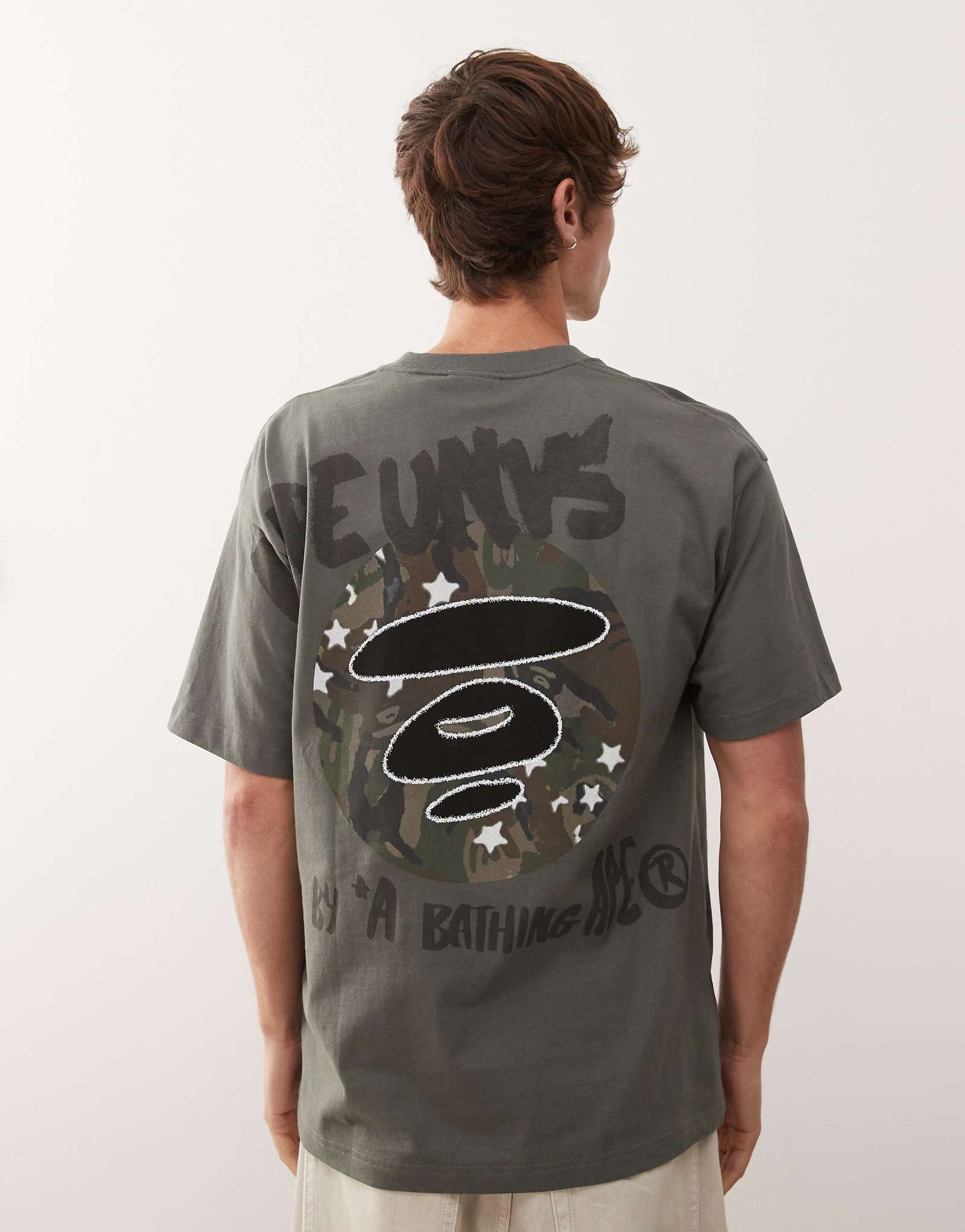 Облегающая футболка Aape by A Bathing Ape цвета хаки с принтом на груди и спине 16090₽