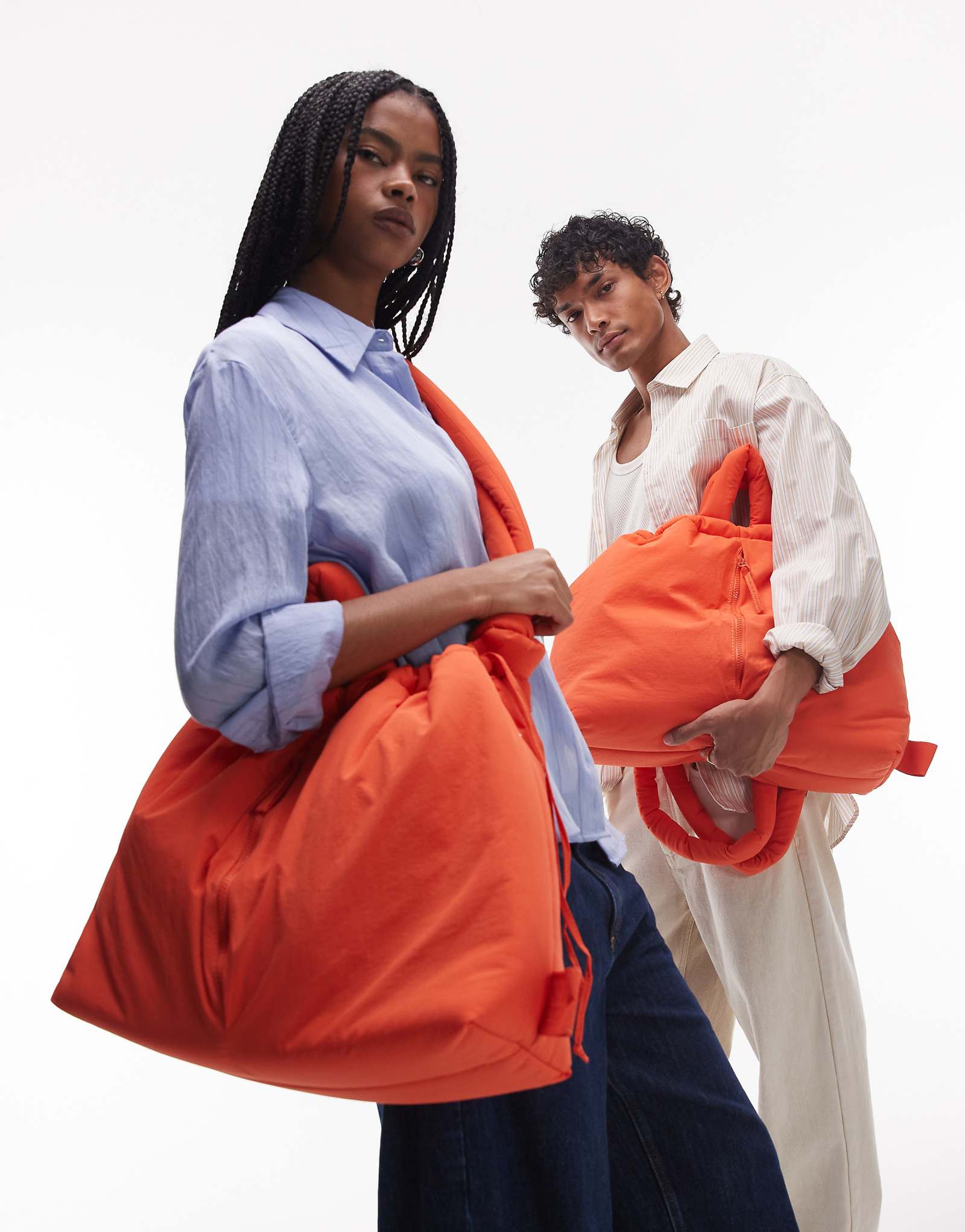 Большая многофункциональная сумка OLEND Ona из мягкого нейлона через плечо кораллового цвета