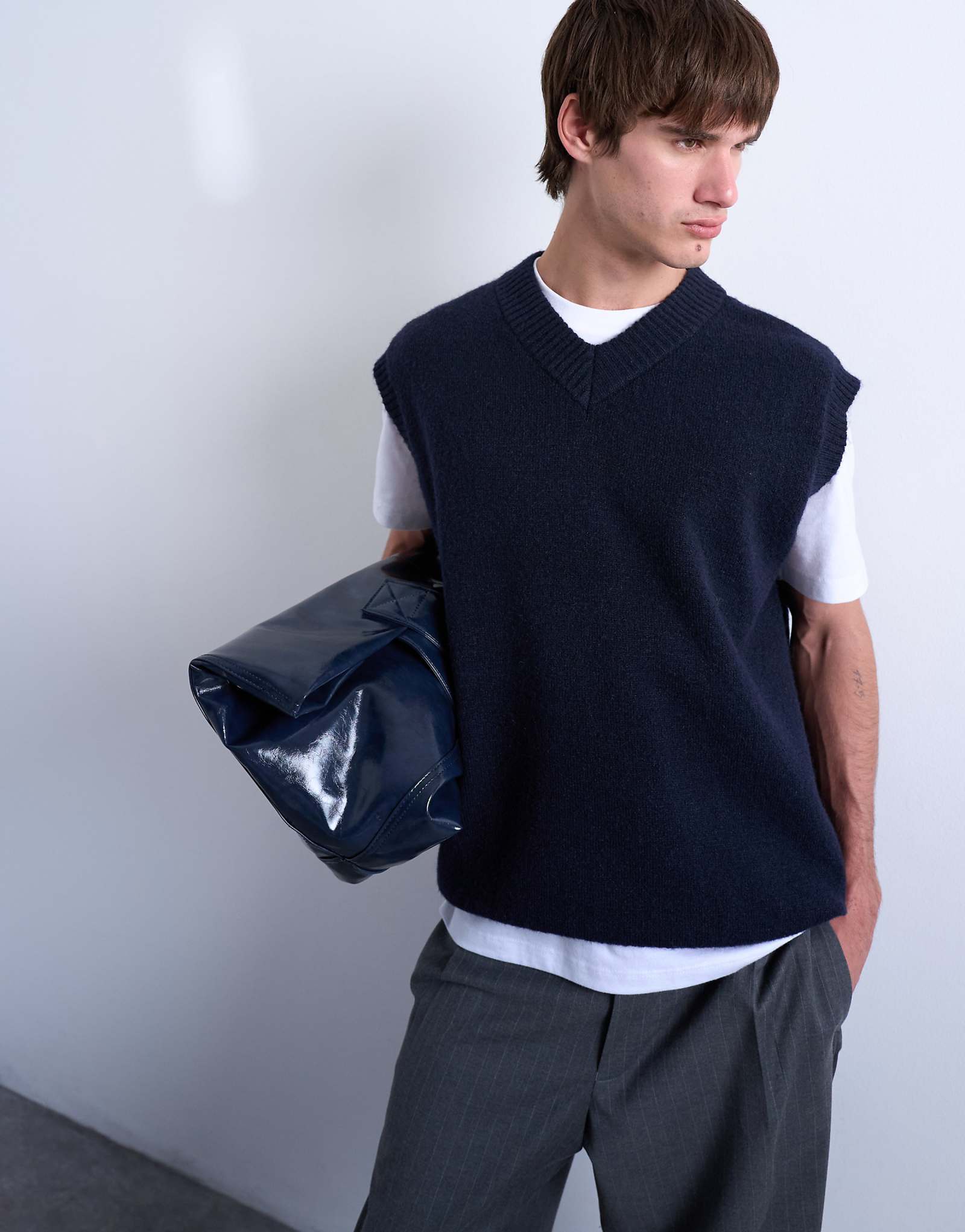 Темно-синий жилет Topman oversize-fit с глубоким v-образным вырезом 9790₽
