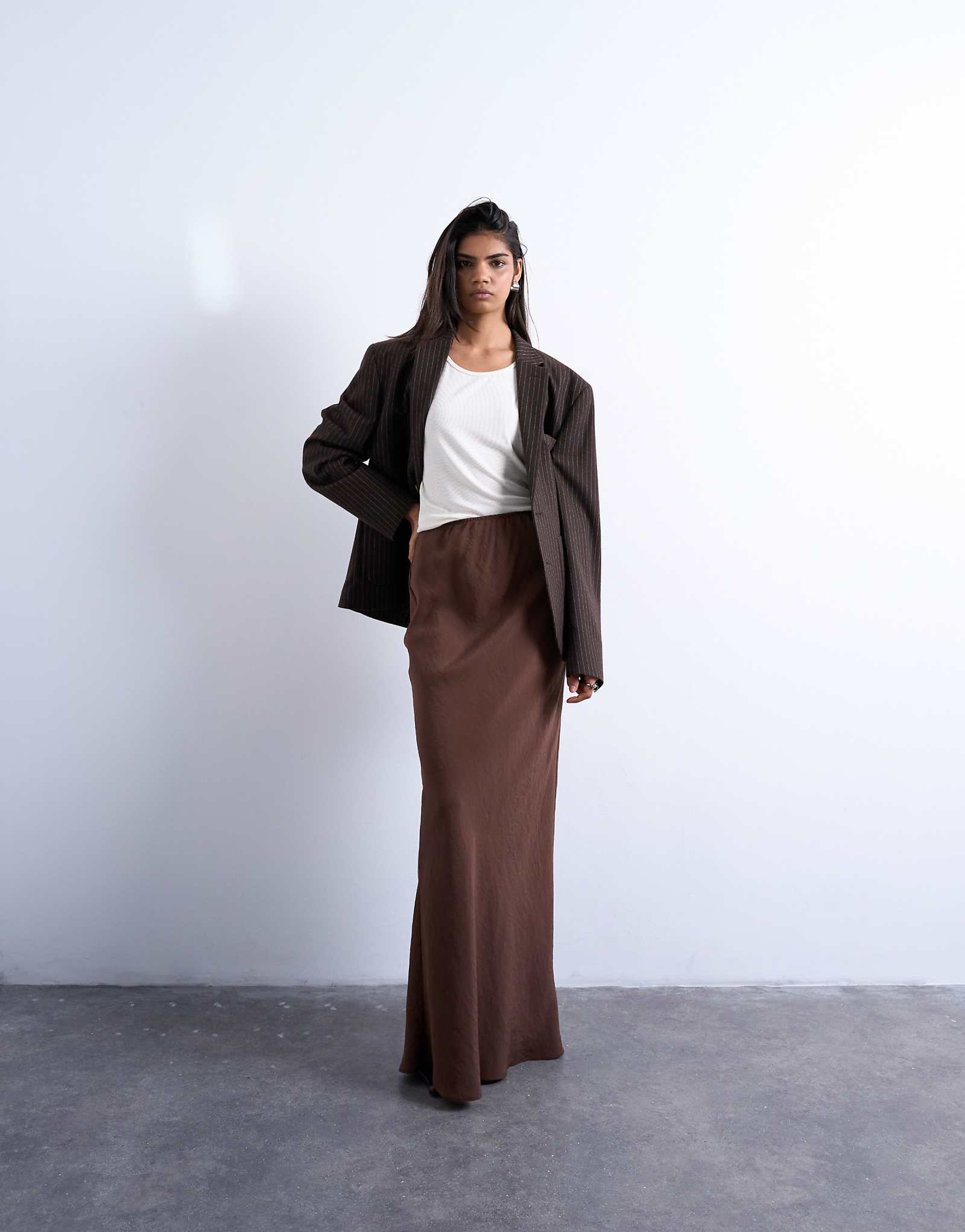 Topshop супермягкий купро-миди с уклоном в коричневом цвете - часть комплекта 14090₽