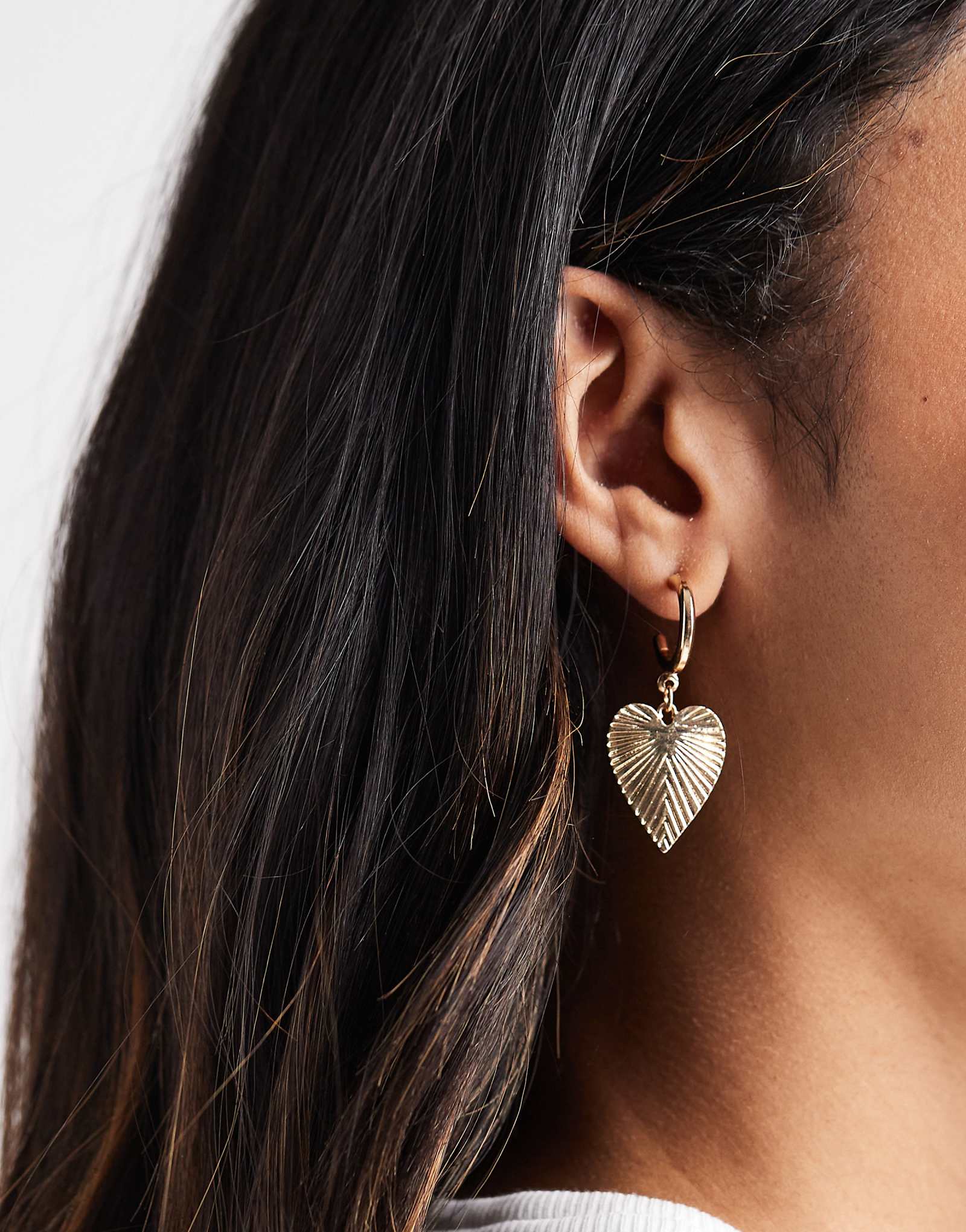 Дополните серьги-капли в виде сердечек из золота 2890₽