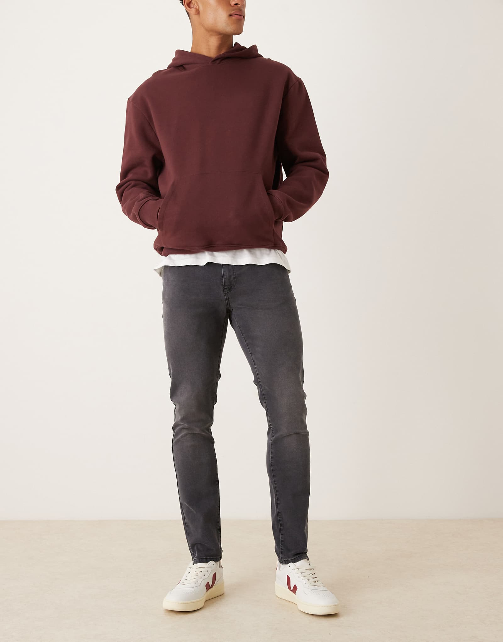 ДИЗАЙНЕРСКИЕ джинсы-скинни ASOS черного цвета застиранные 9190₽