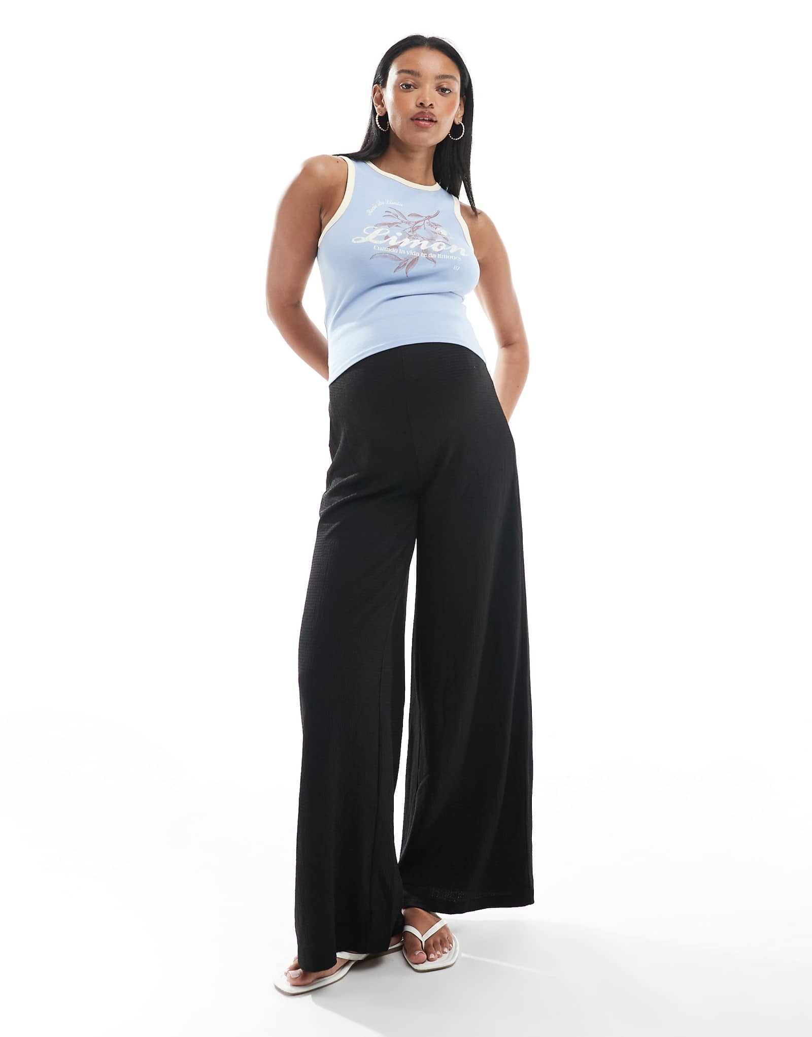 Широкие брюки из джерси с завязками на талии от Mamalicious черного цвета