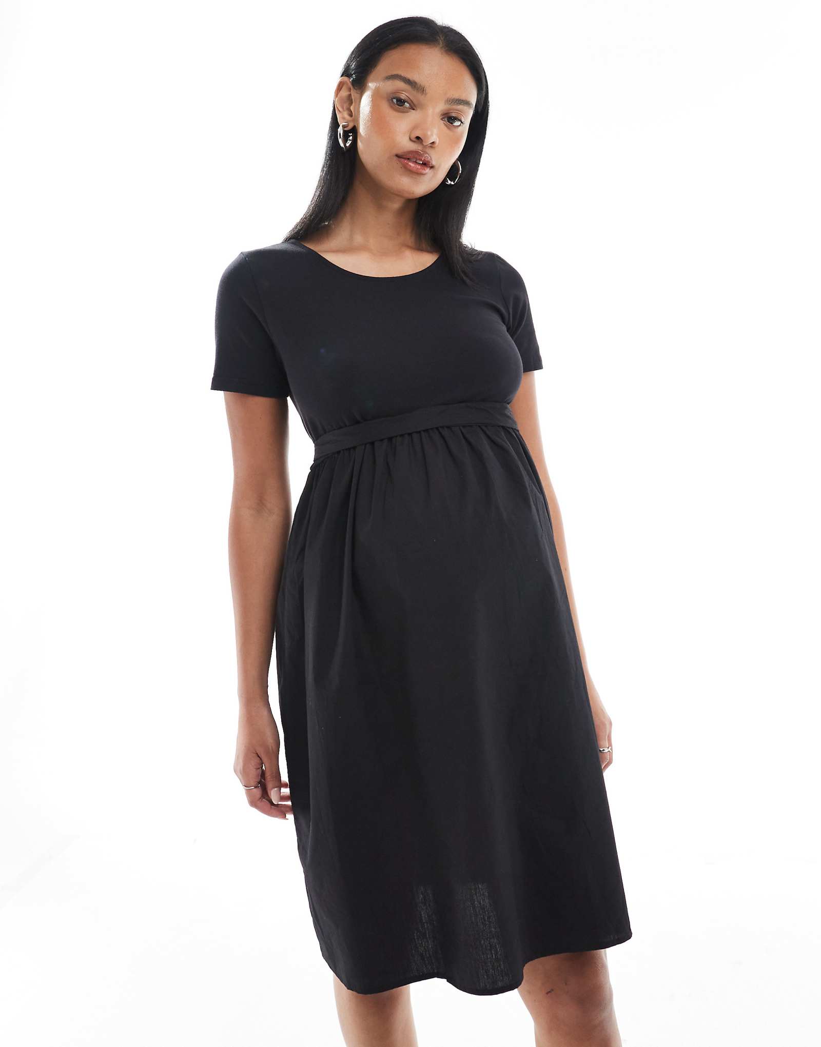 Мини-платье из хлопчатобумажной поплиновой юбки для беременных Mamalicious черного цвета 14090₽