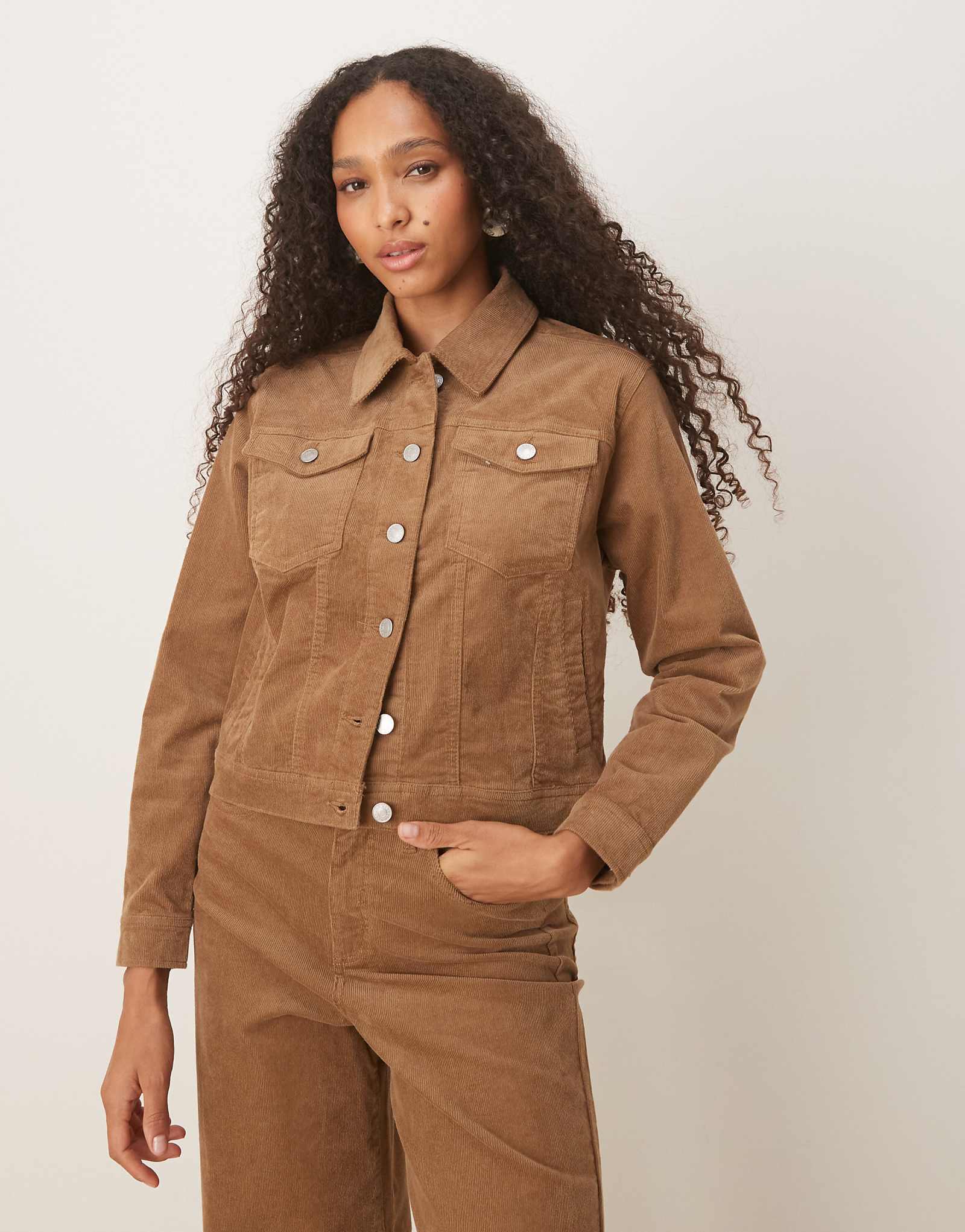 Куртка дальнобойщика JJXX cord коричневого цвета - часть комплекта 14290₽