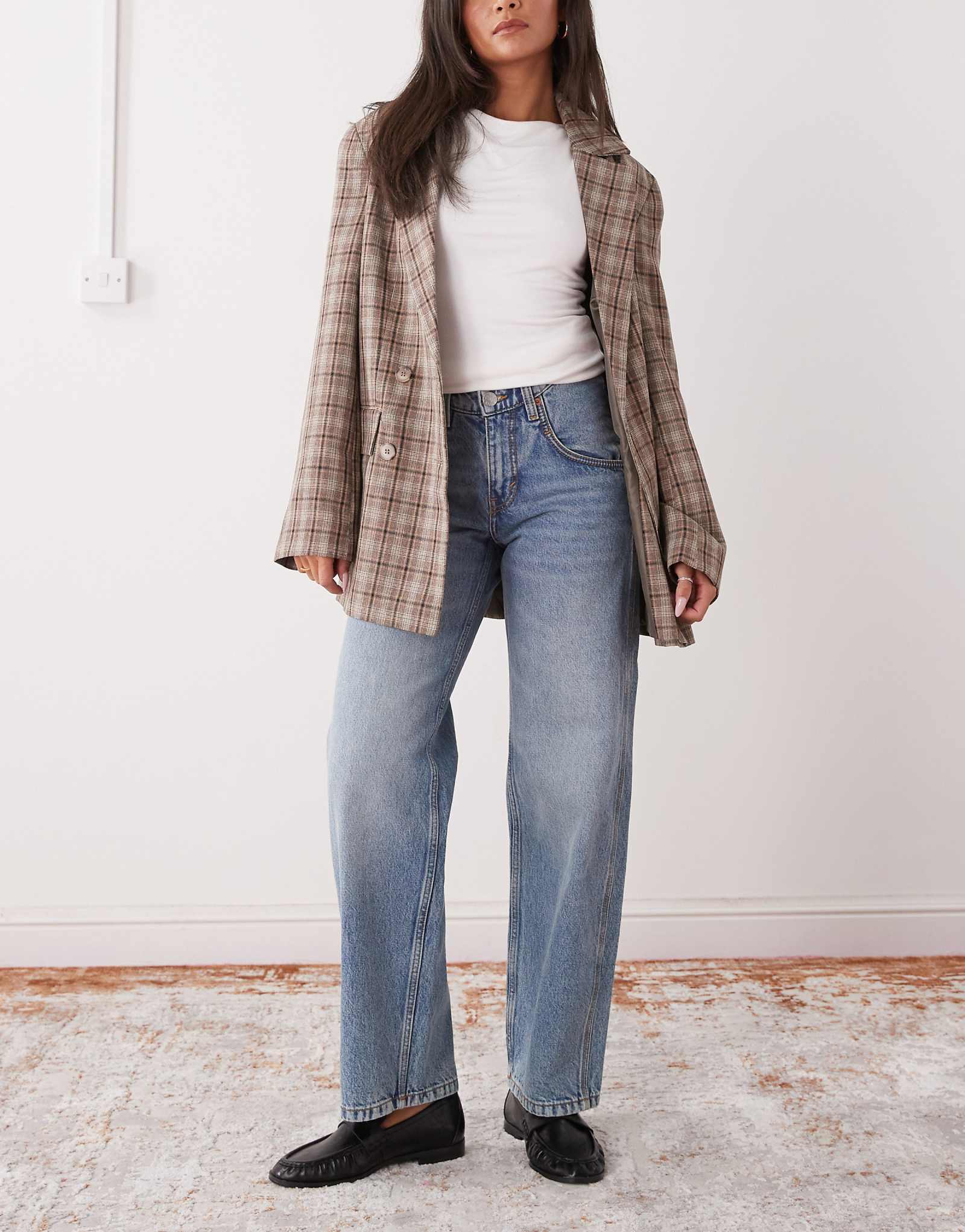 Джинсы Monki Fever с широкими штанинами для работы синие постиранные 17790₽