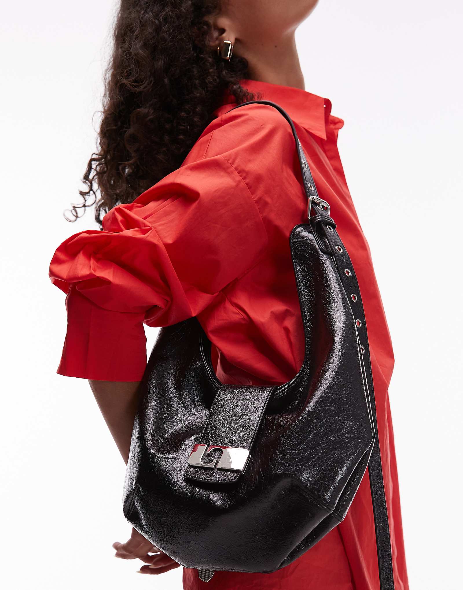 Текстурированная сумка через плечо LAAGAM Vixen из искусственной кожи черного цвета