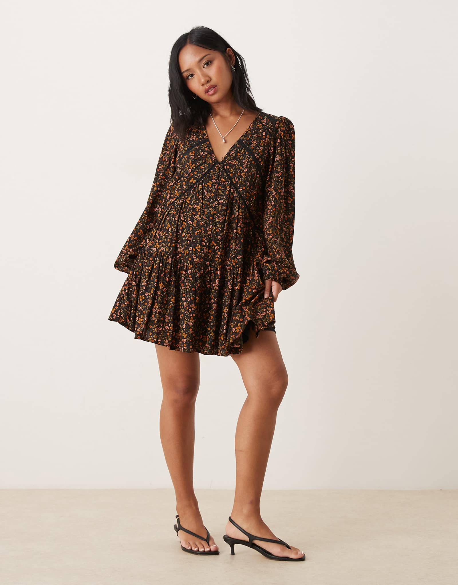 Миниатюрное мини-платье Nobodys Child от Marley оранжевого цвета в цветочек 27990₽