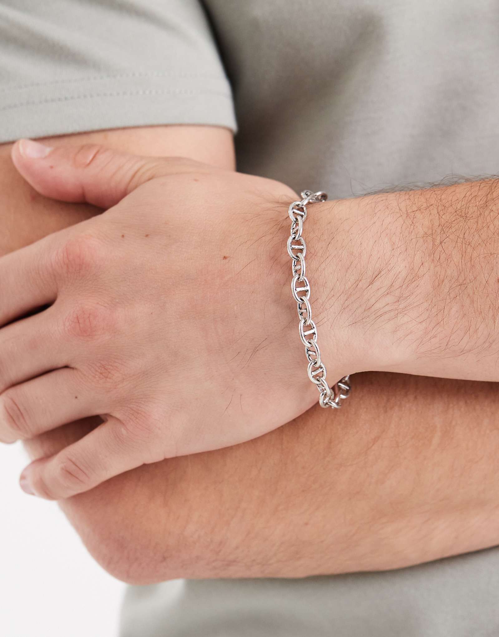 Классический браслет-цепочка из серебра с 77 деталями, выполненный в классическом стиле