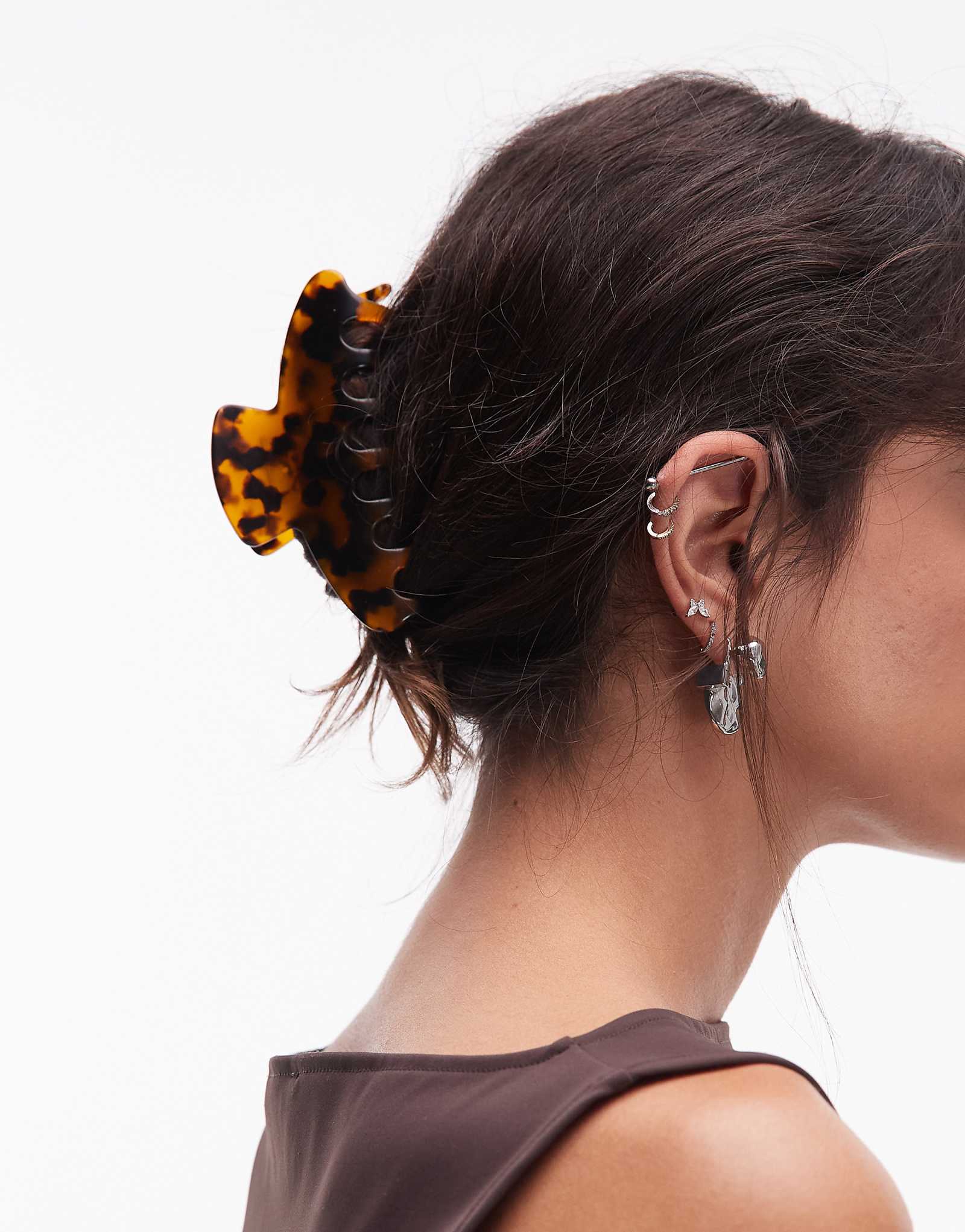 Заколка для когтей ARKET с коричневым черепаховым принтом