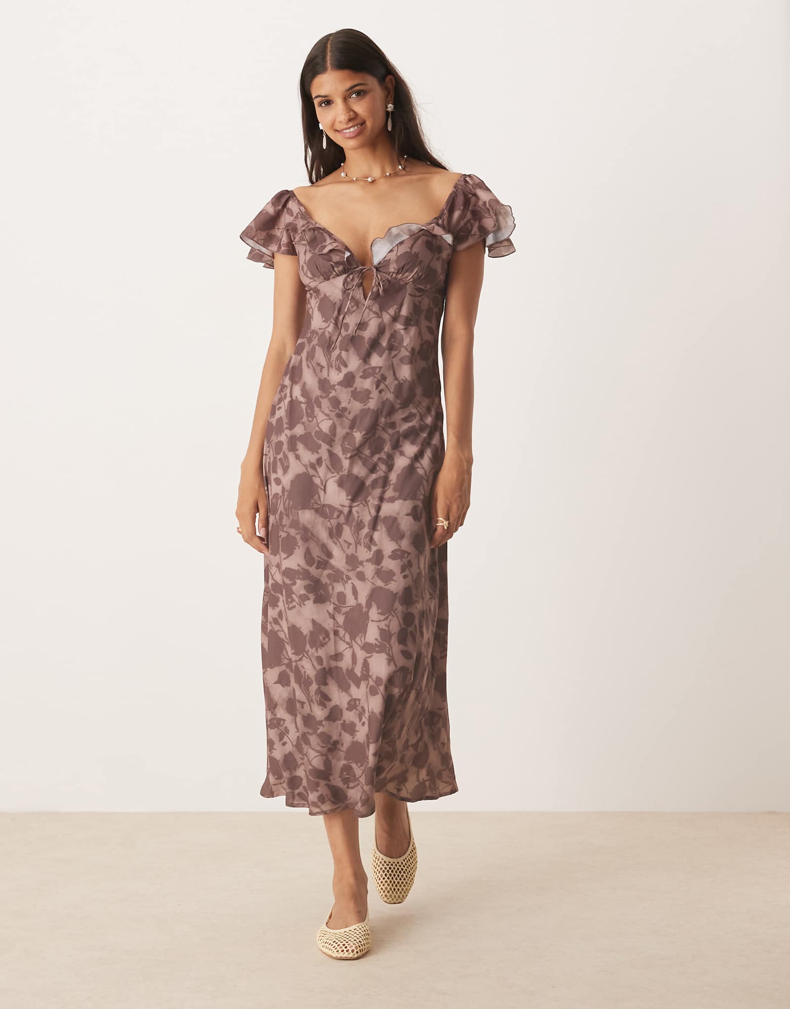 Платье мидакси Kiss The Sky с оборками и развевающимися рукавами цвета эспрессо