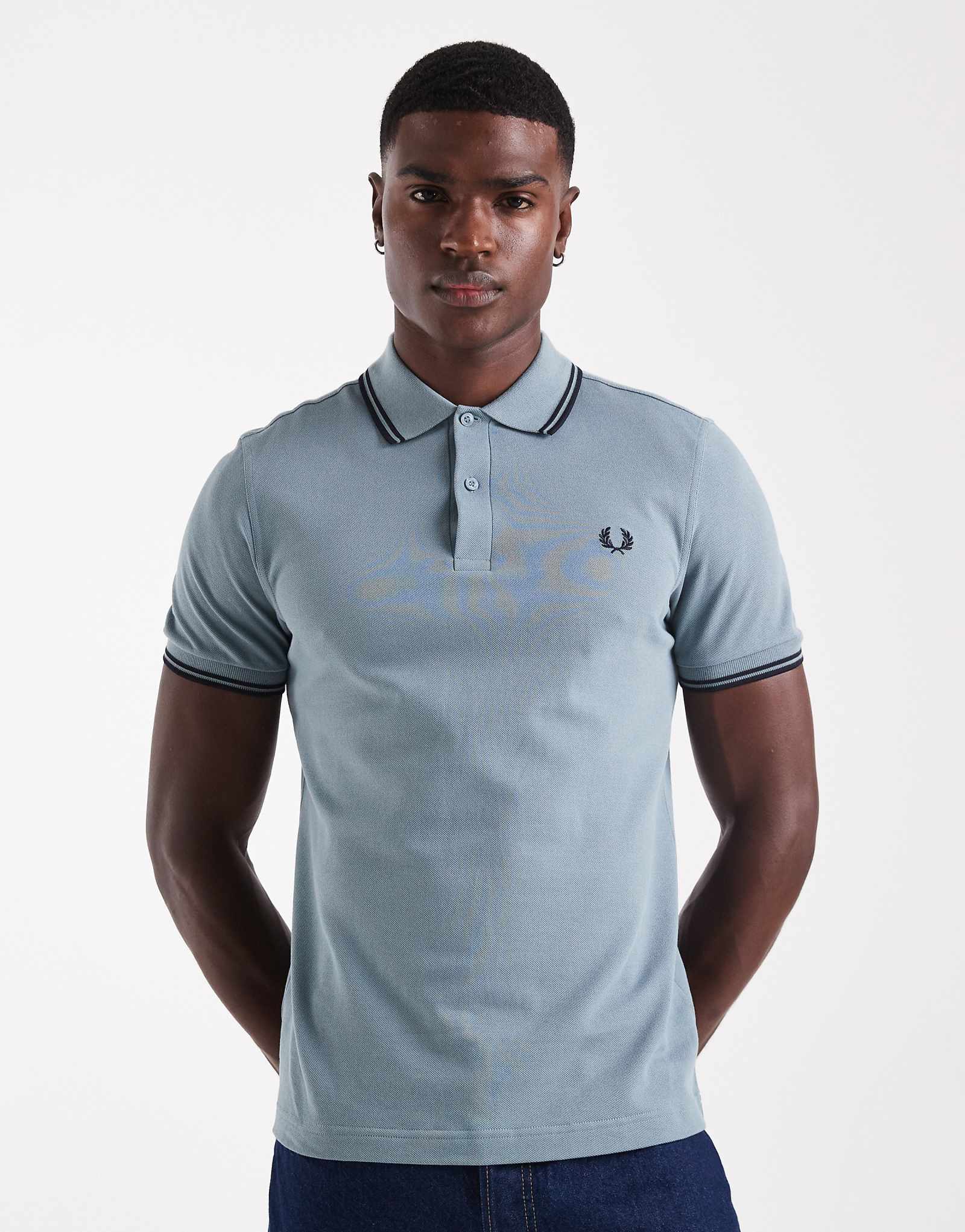 Синяя рубашка поло с двойным воротником от Fred Perry 19990₽