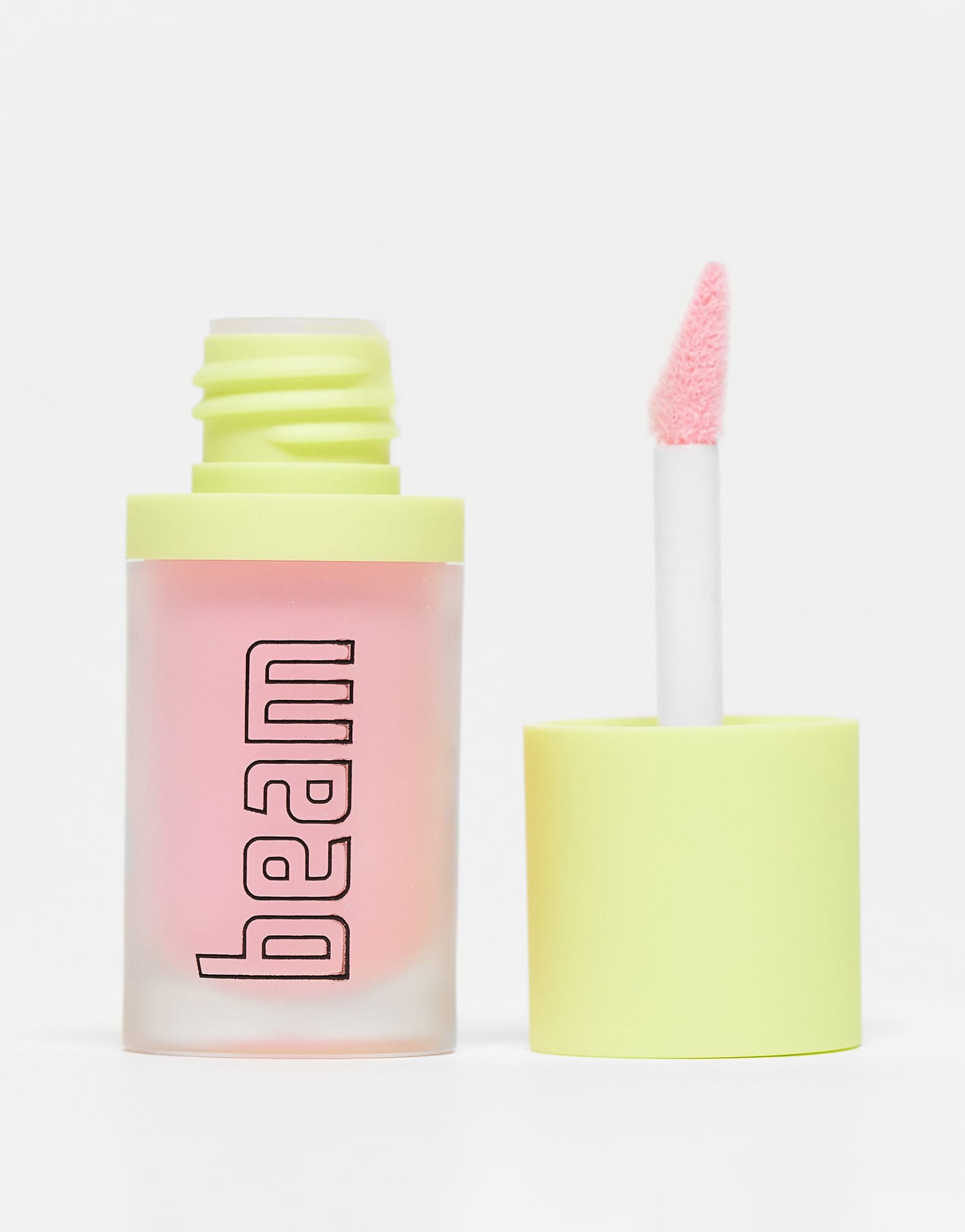 Блеск для губ Made by Mitchell Beam - Молочный коктейль 4 Me 4290₽