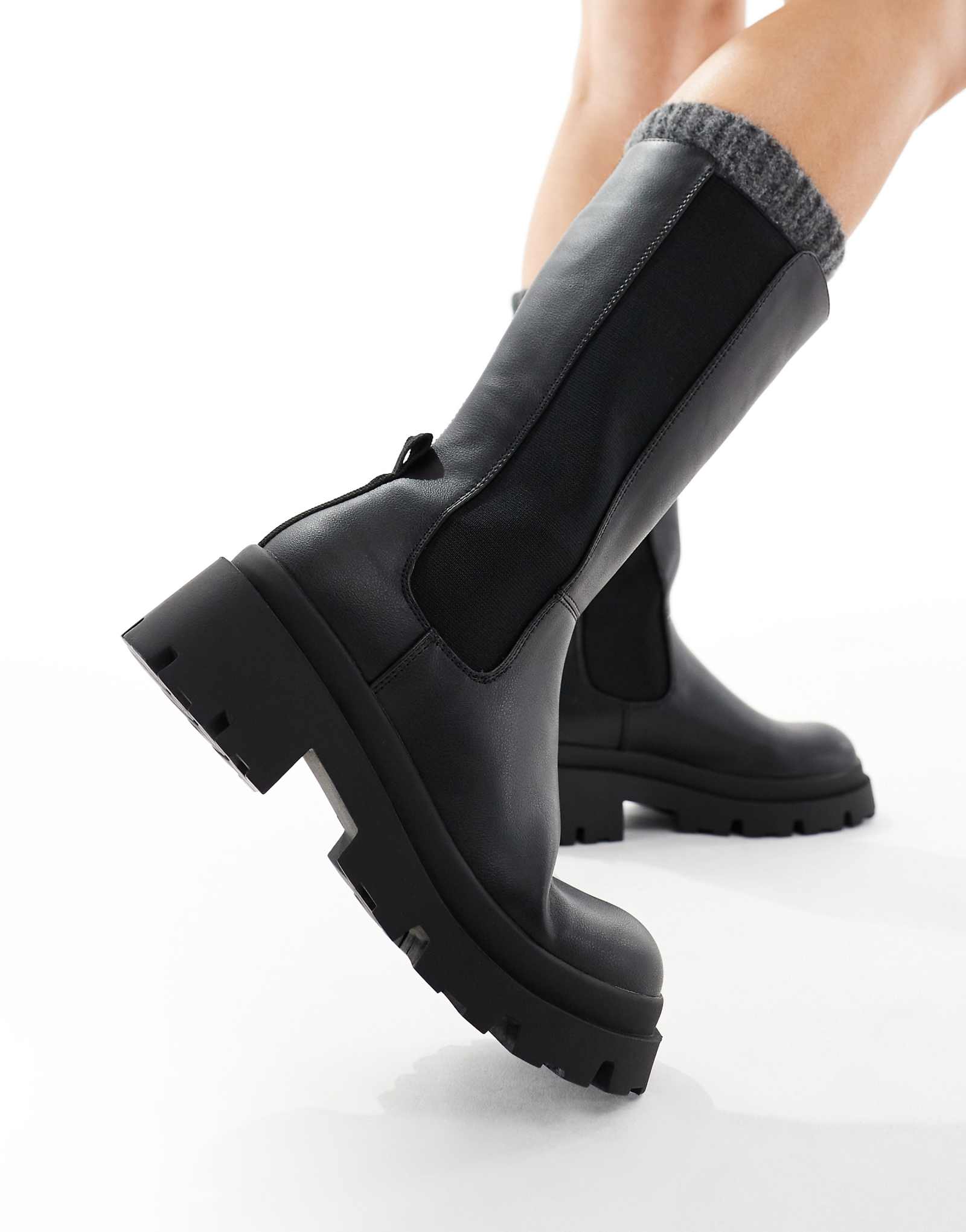 ТОЛЬКО массивные ботинки из искусственной кожи черного цвета 27590₽