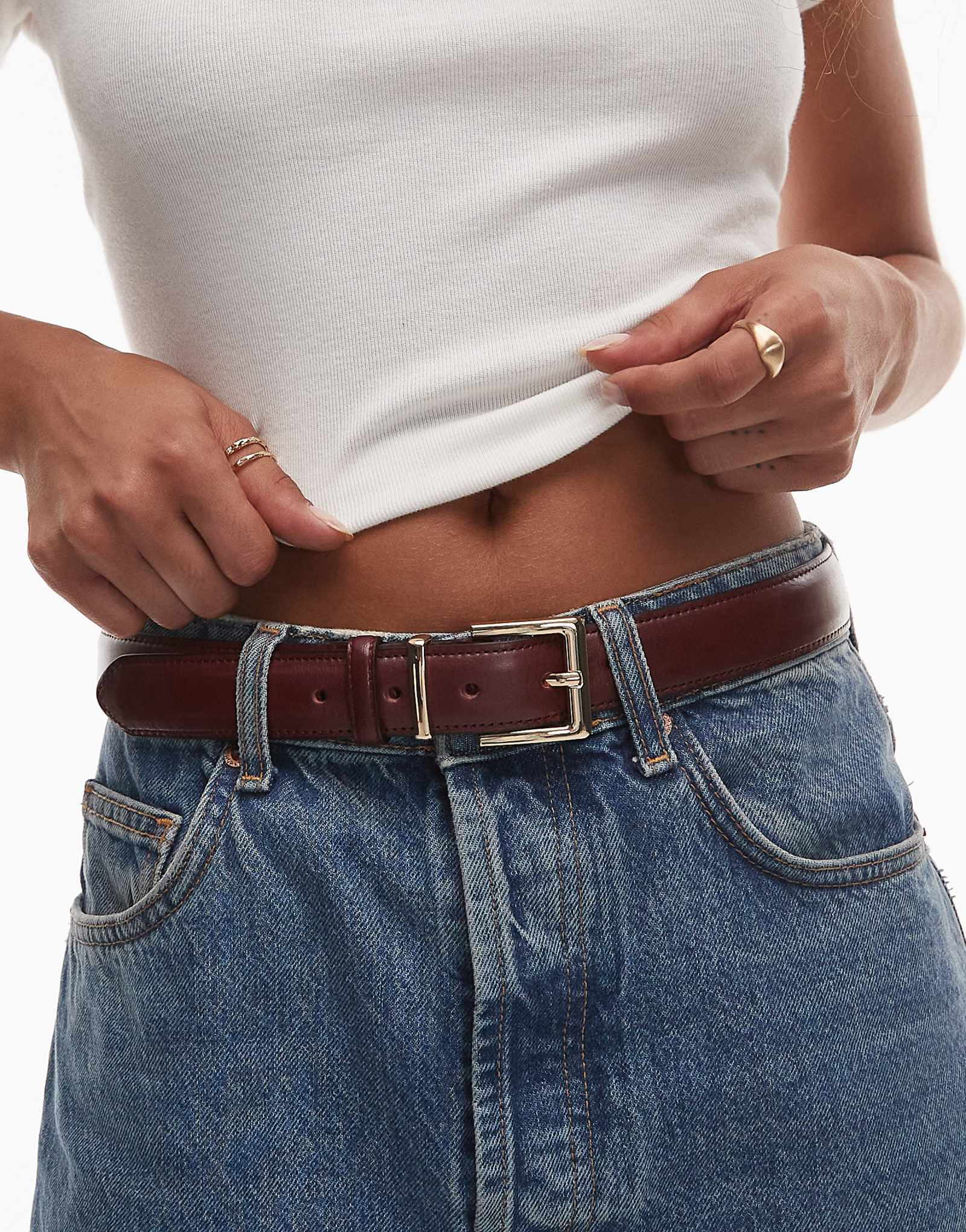 Классический кожаный ремень Mango вишнево-красного цвета 14290₽