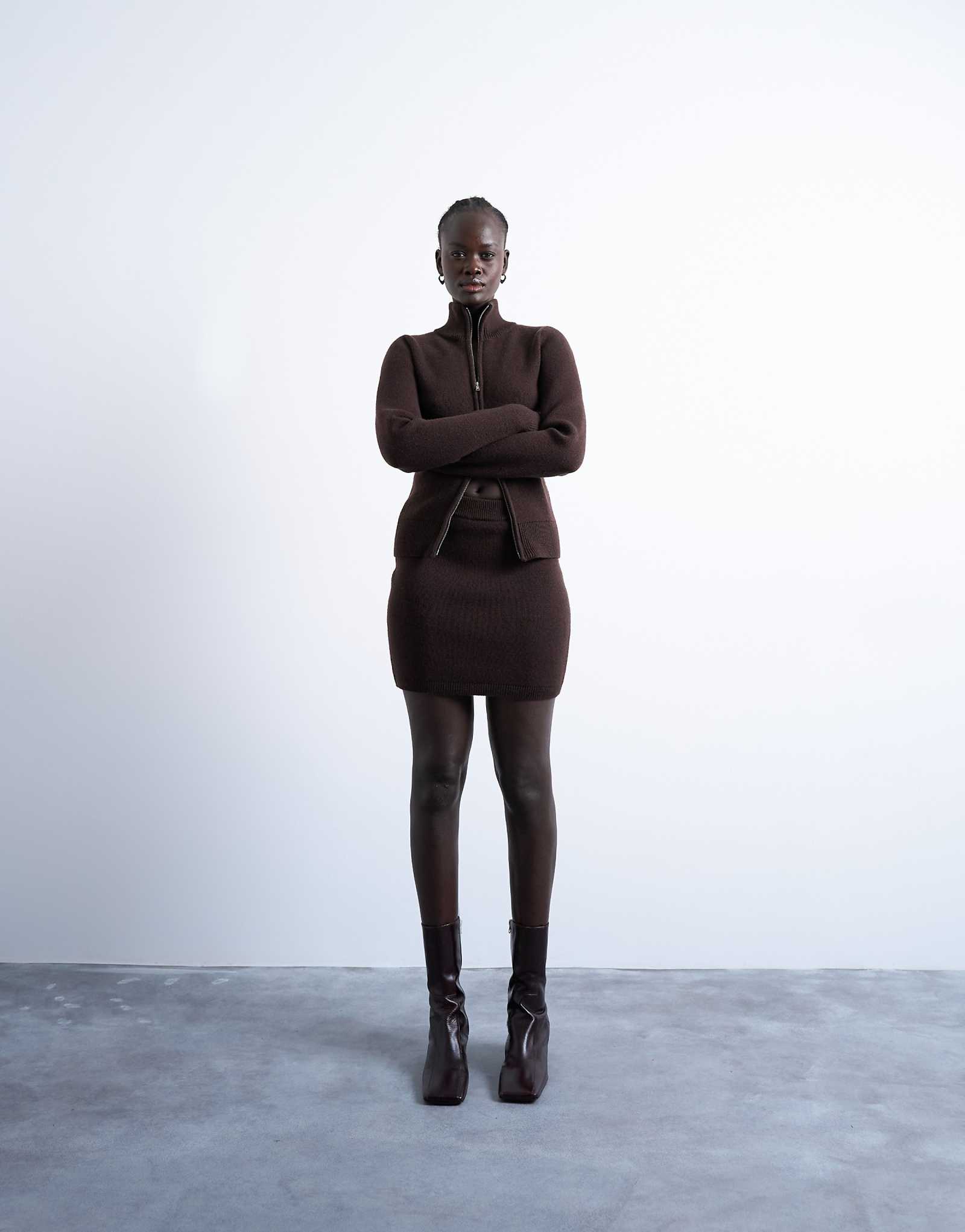 Трикотажная компактная юбка Topshop шоколадного цвета - часть комплекта 10690₽