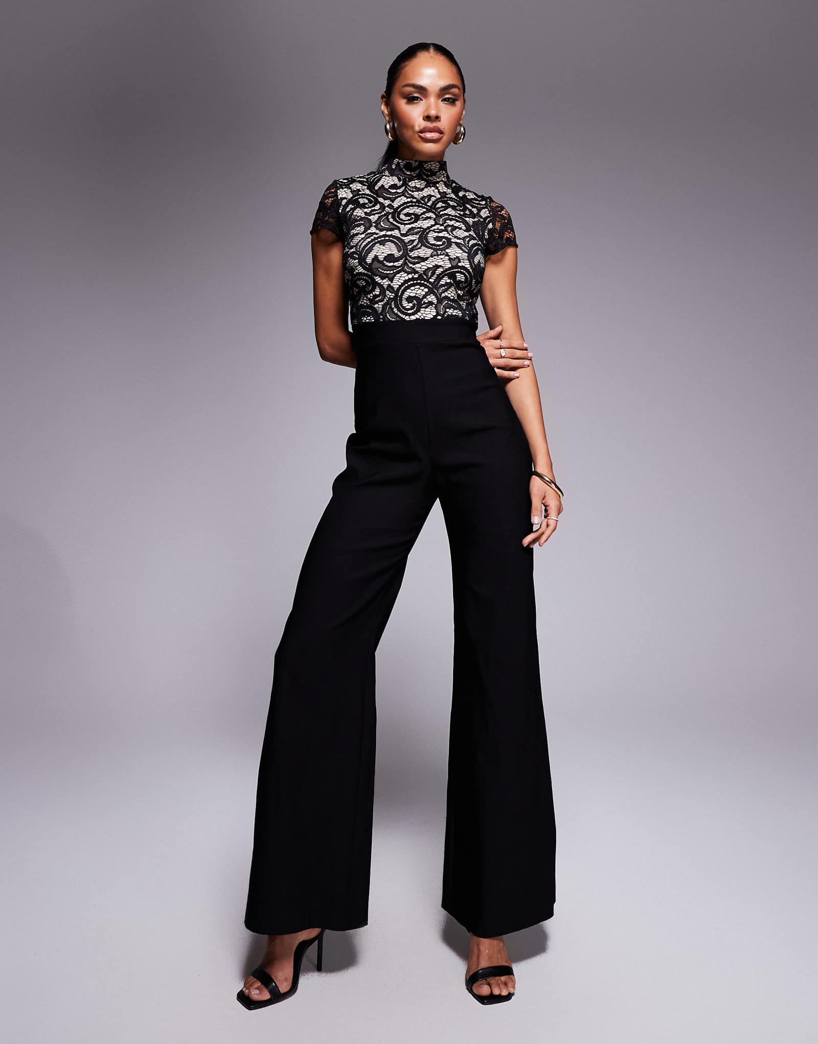 Комбинезон с широкими штанинами и высоким воротом из бенгальского кружева Vesper черного цвета
