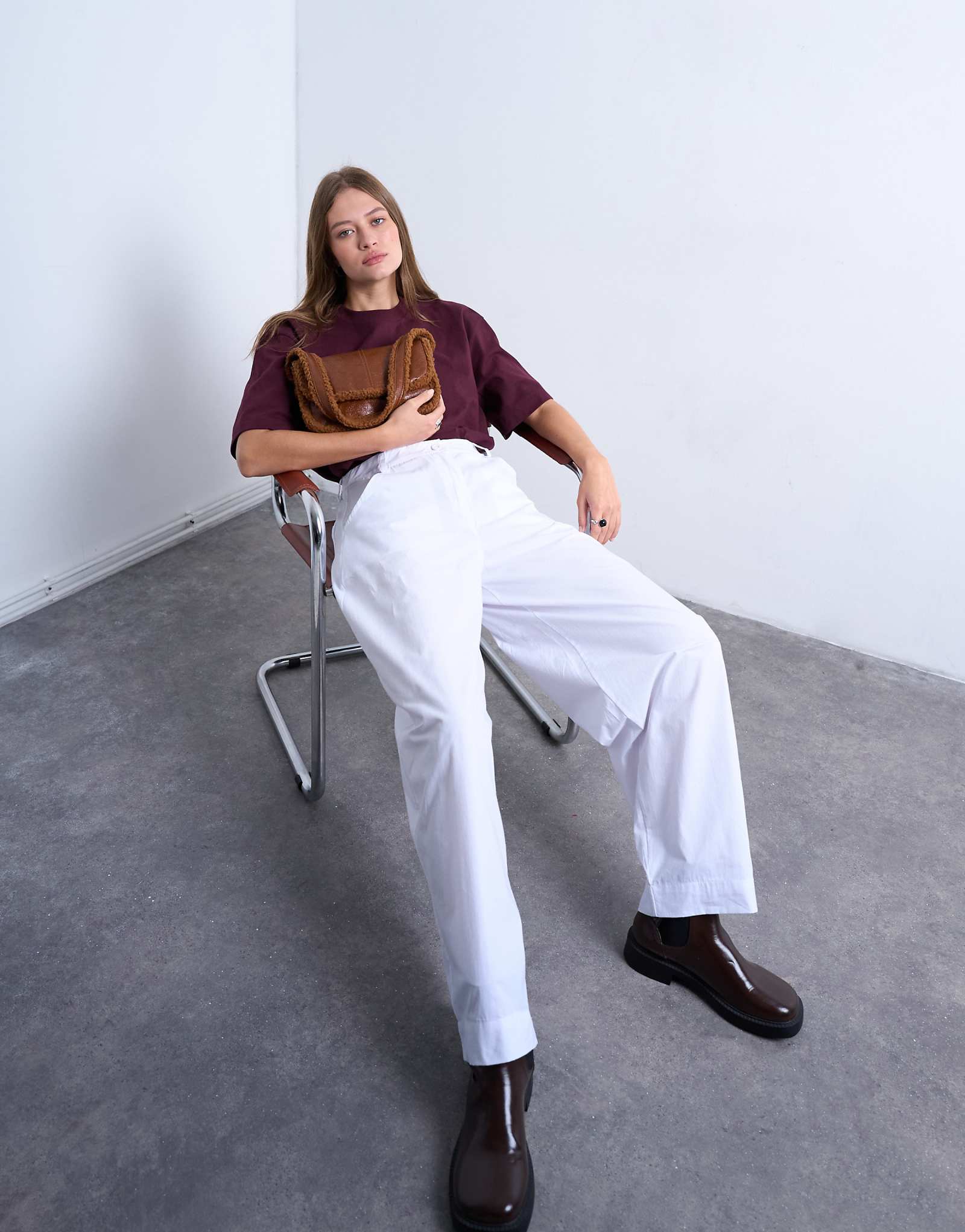 Брюки-баллоны Topshop с завышенной талией белого цвета 6090₽