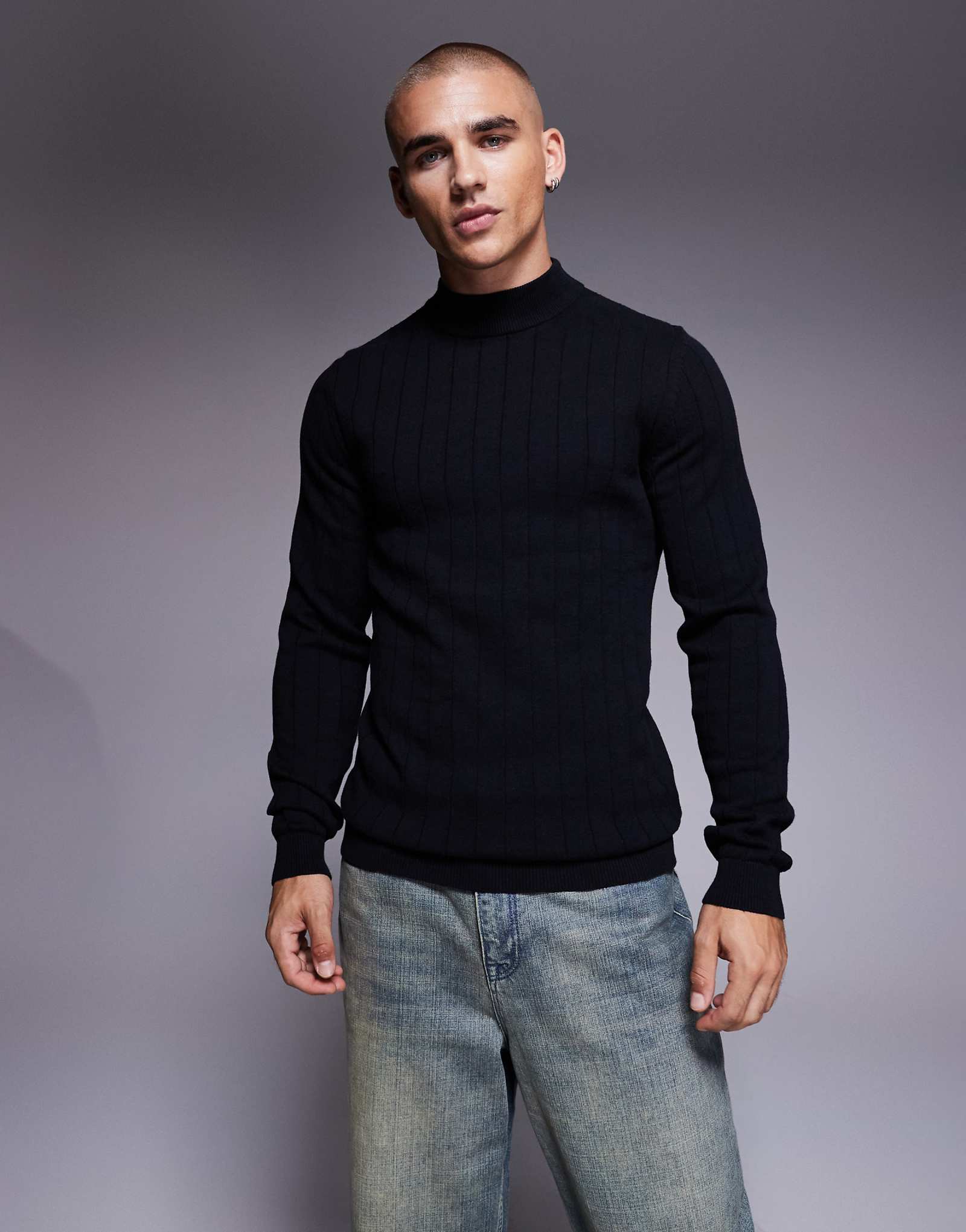 Трикотажная футболка ASOS DESIGN muscle fit с длинным рукавом и круглым вырезом горловины в рубчик черного цвета 7390₽