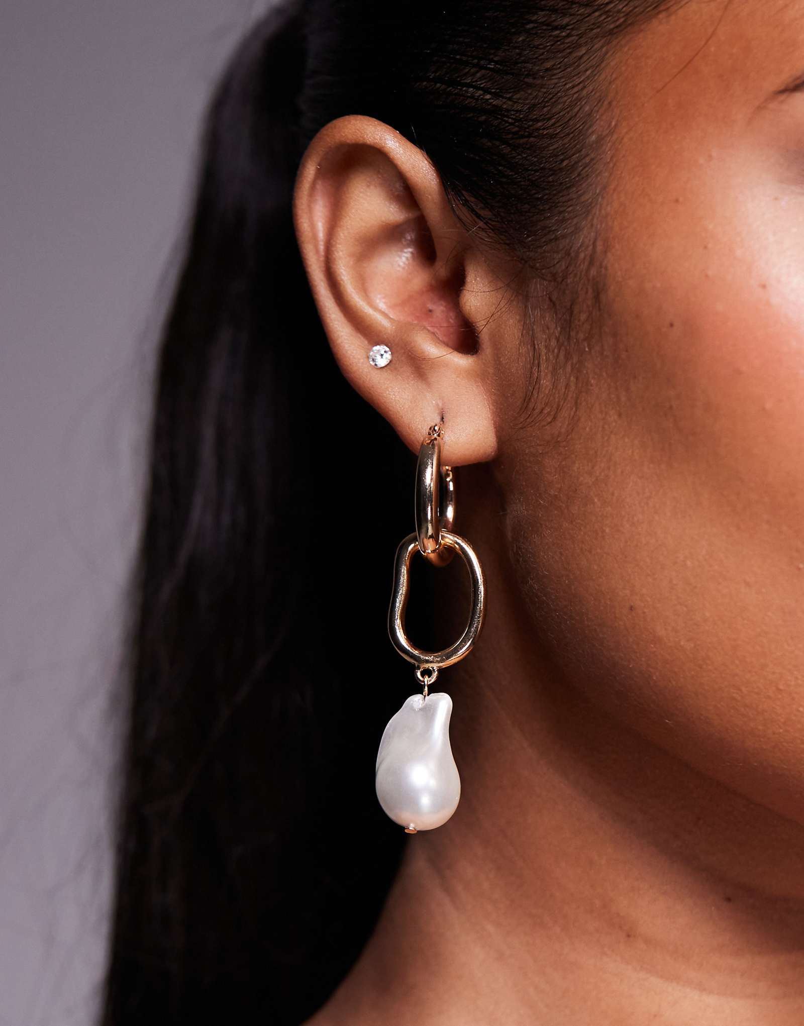 Серьги-кольца ALDO sloanne с жемчужным шармом из золота