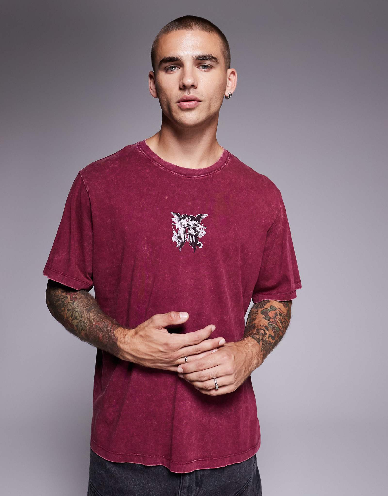 Футболка ADPT оверсайз бордового цвета с рисунком сзади 5890₽