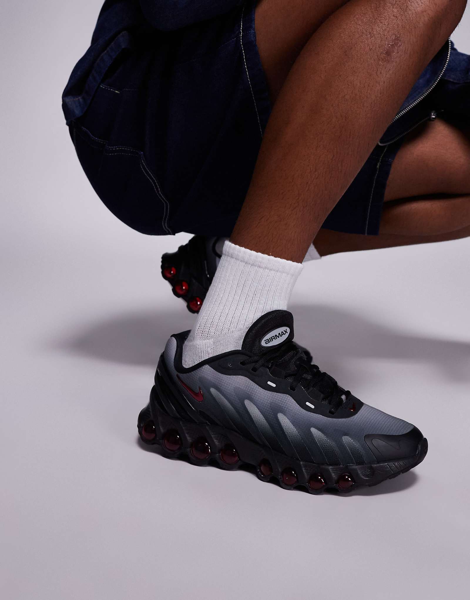 Кроссовки Nike Air Max DN8 черного и серого цветов 40790₽