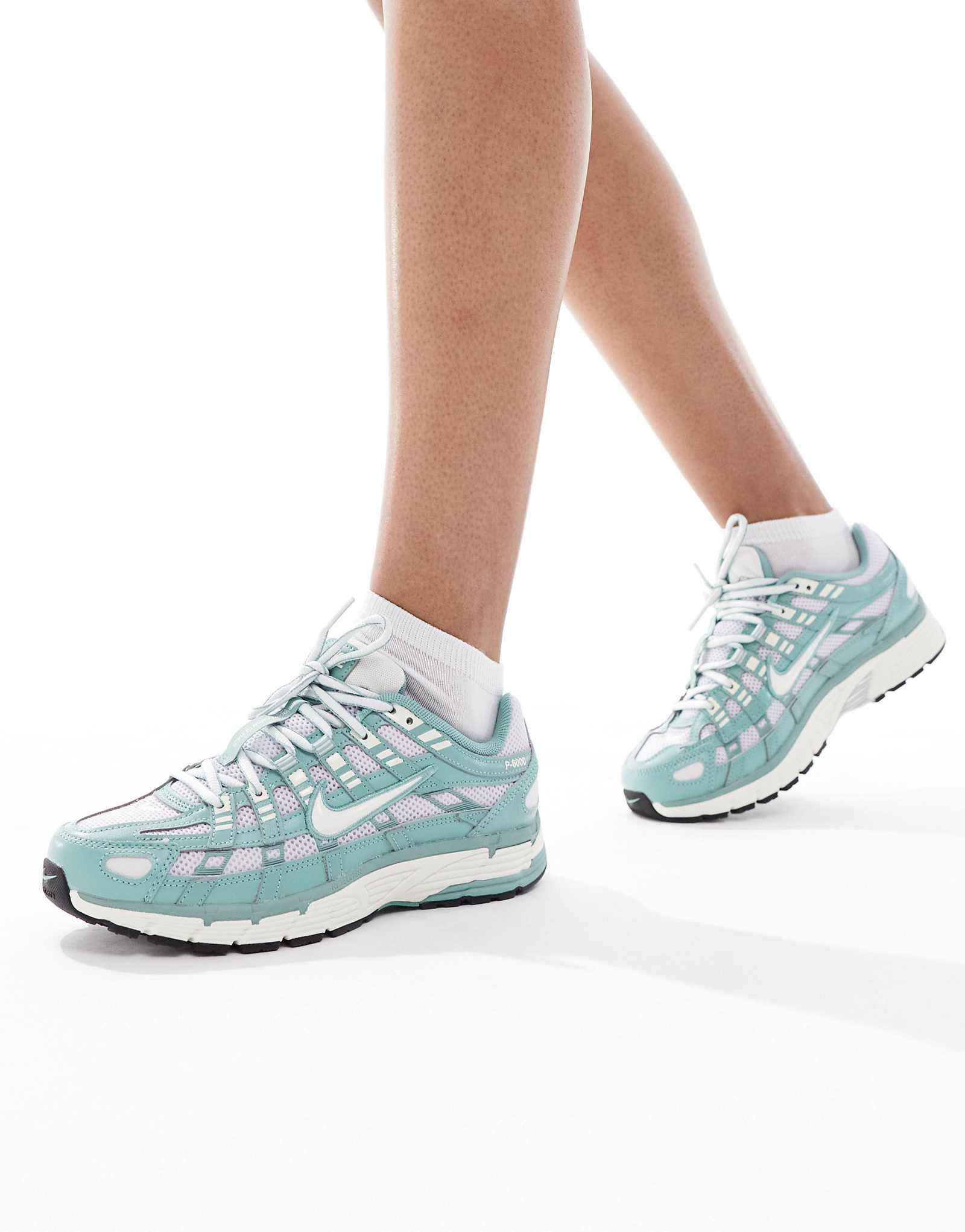 Кроссовки Nike P-6000 синего цвета 13690₽