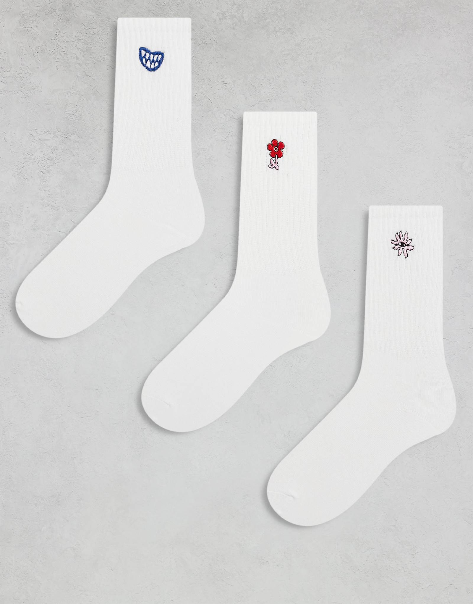 Носки Monki 3 pack до щиколоток с вышитыми мотивами белого цвета