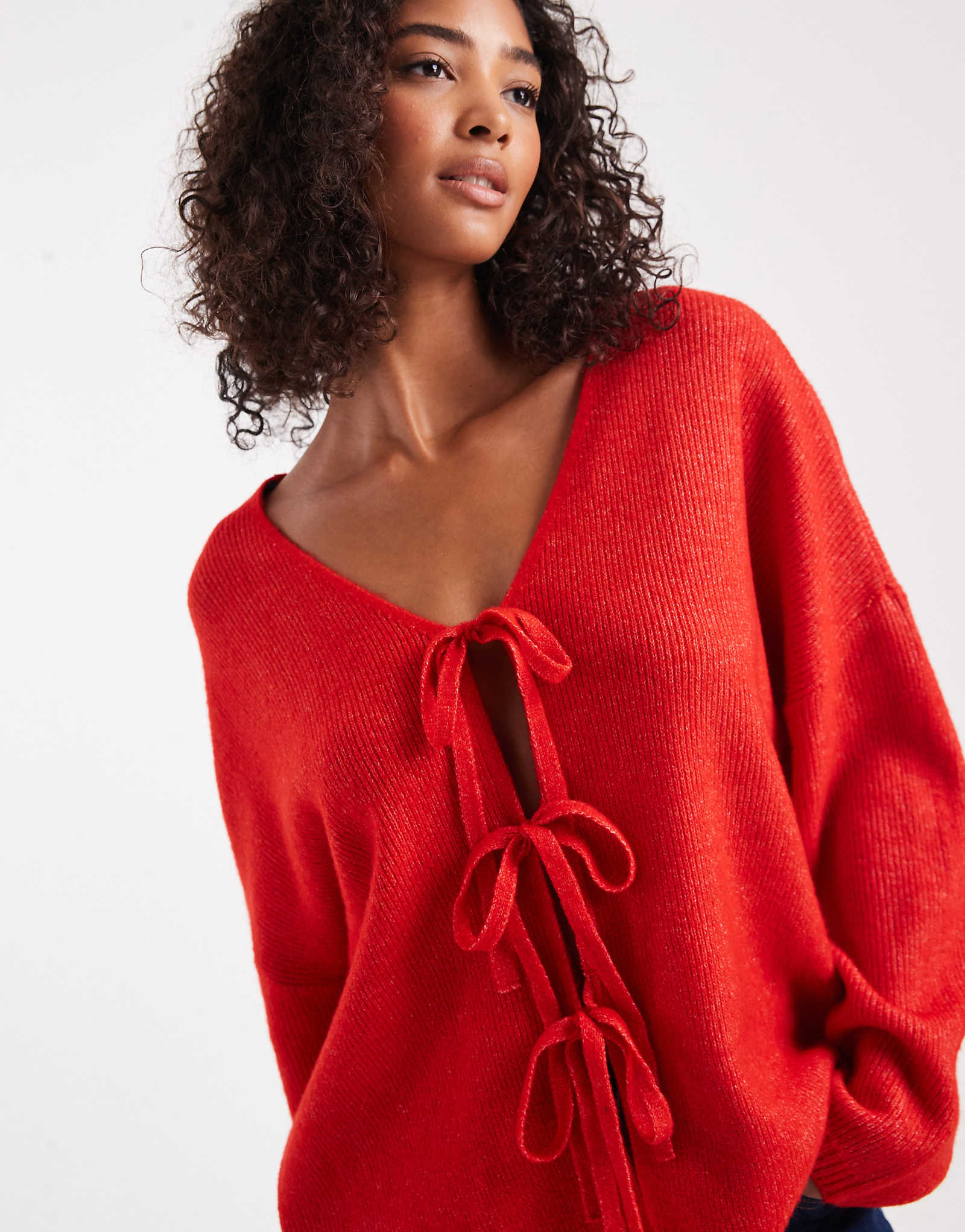 Кардиган с завязками спереди красного цвета 12890₽