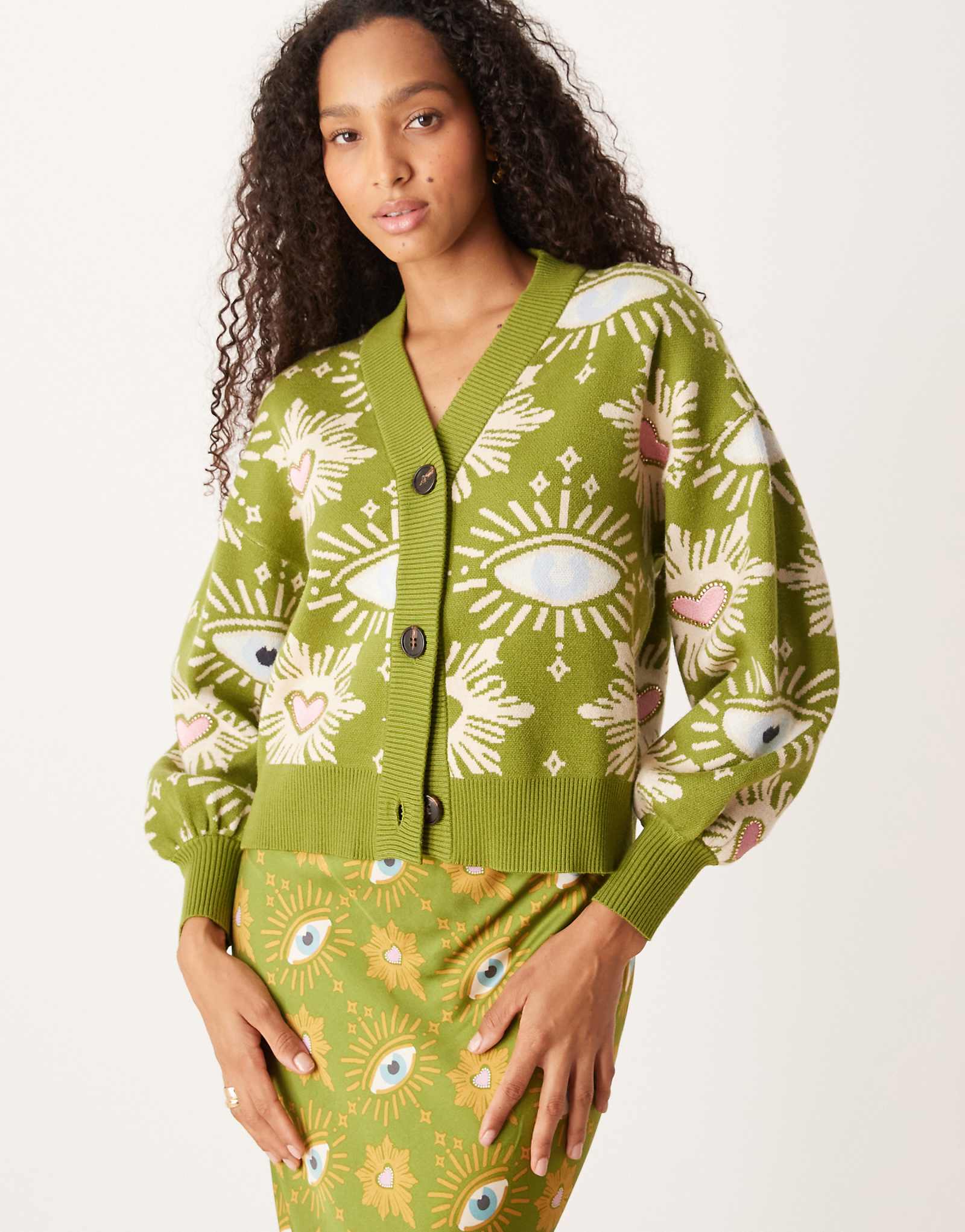 Никогда не надевавшийся полностью вязаный кардиган с принтом 