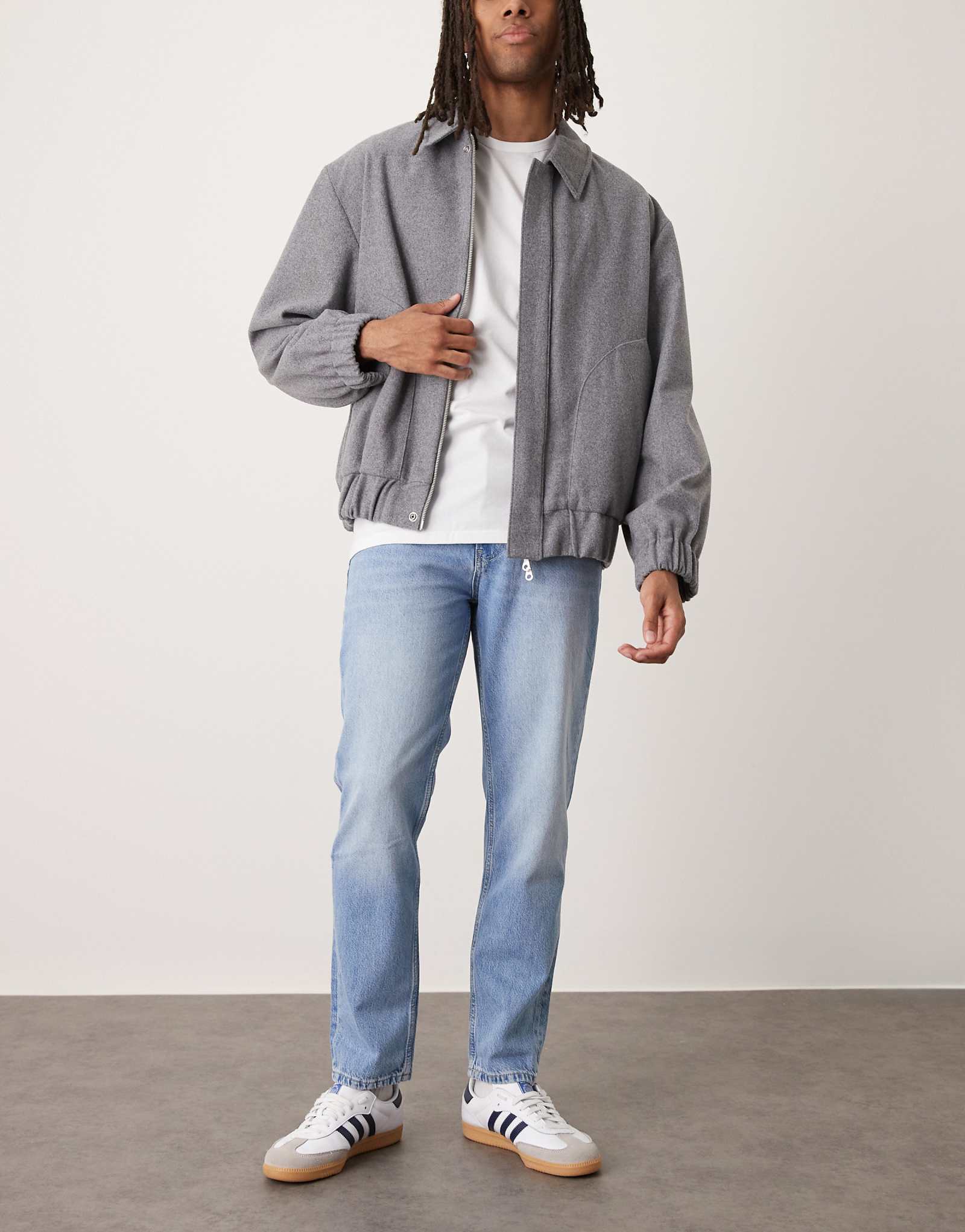 Хлопчатобумажные джинсы с прямыми штанинами Mango Lori светло-голубого цвета 14690₽