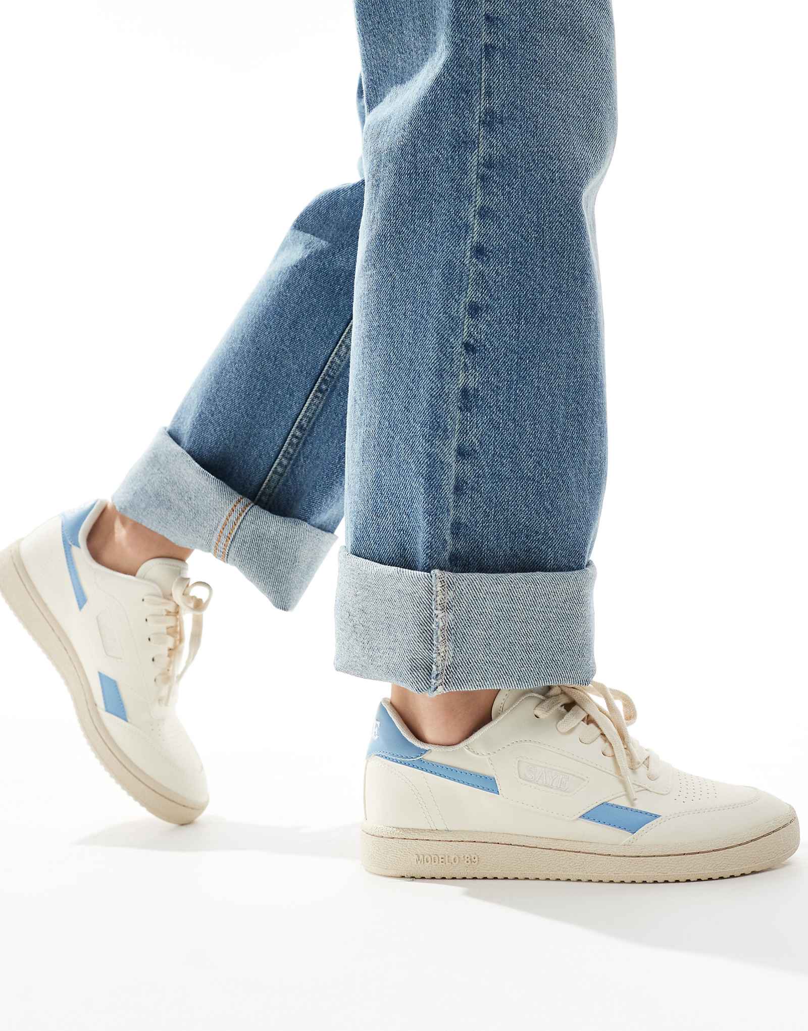 Кроссовки Saye Modelo '89 светло-голубого цвета