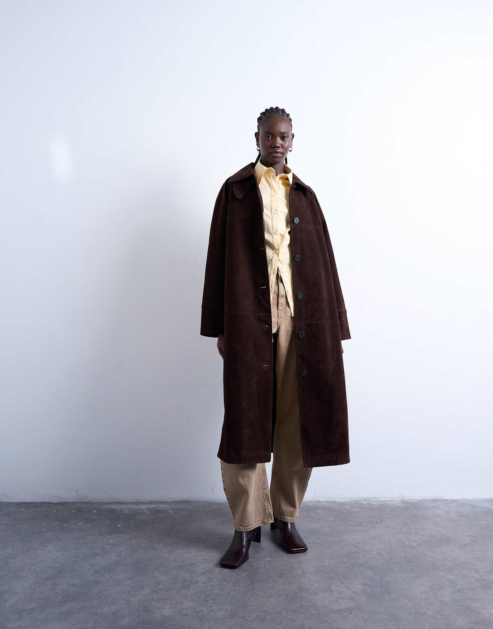 Длинное автомобильное пальто из искусственной замши Topshop с застежкой на шее коричневого цвета 30390₽