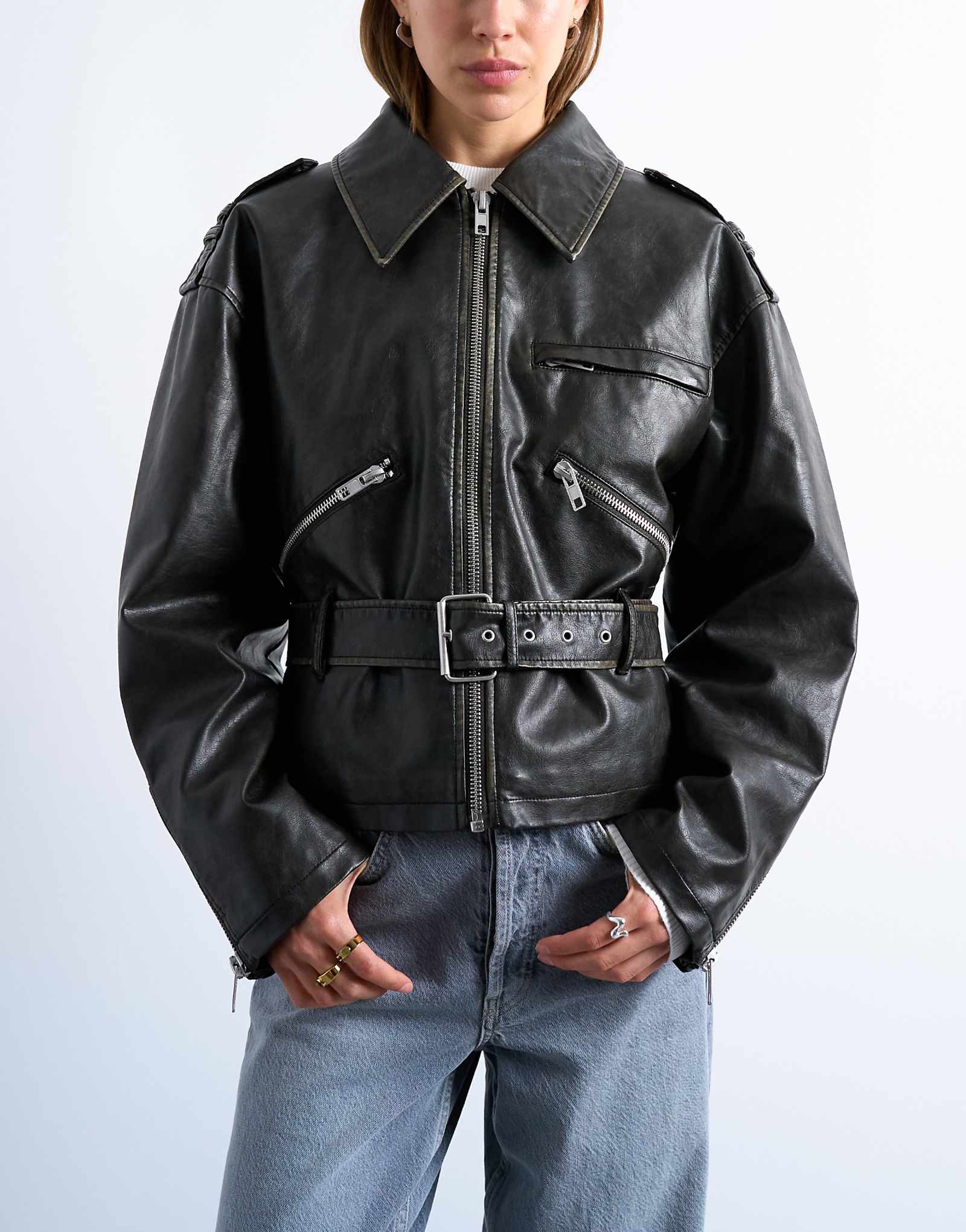 Байкерская куртка из искусственной кожи Topshop с низким поясом черного цвета стиранная 26290₽