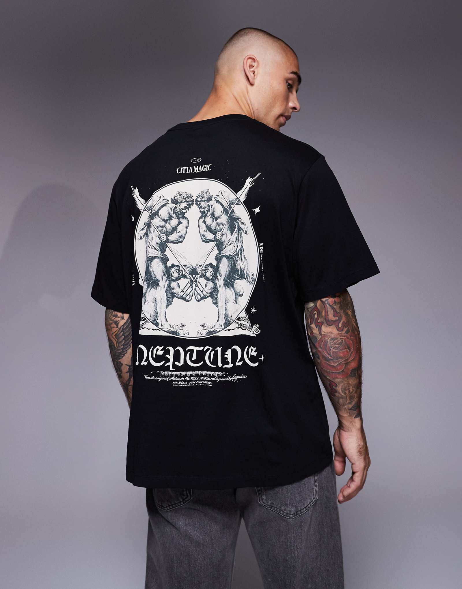 Футболка ADPT оверсайз черного цвета с рисунком сзади