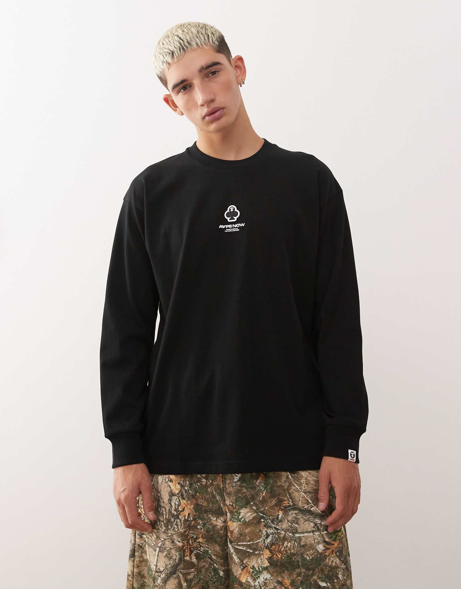 Облегающая футболка с длинным рукавом Aape by A Bathing Ape черного цвета 13290₽