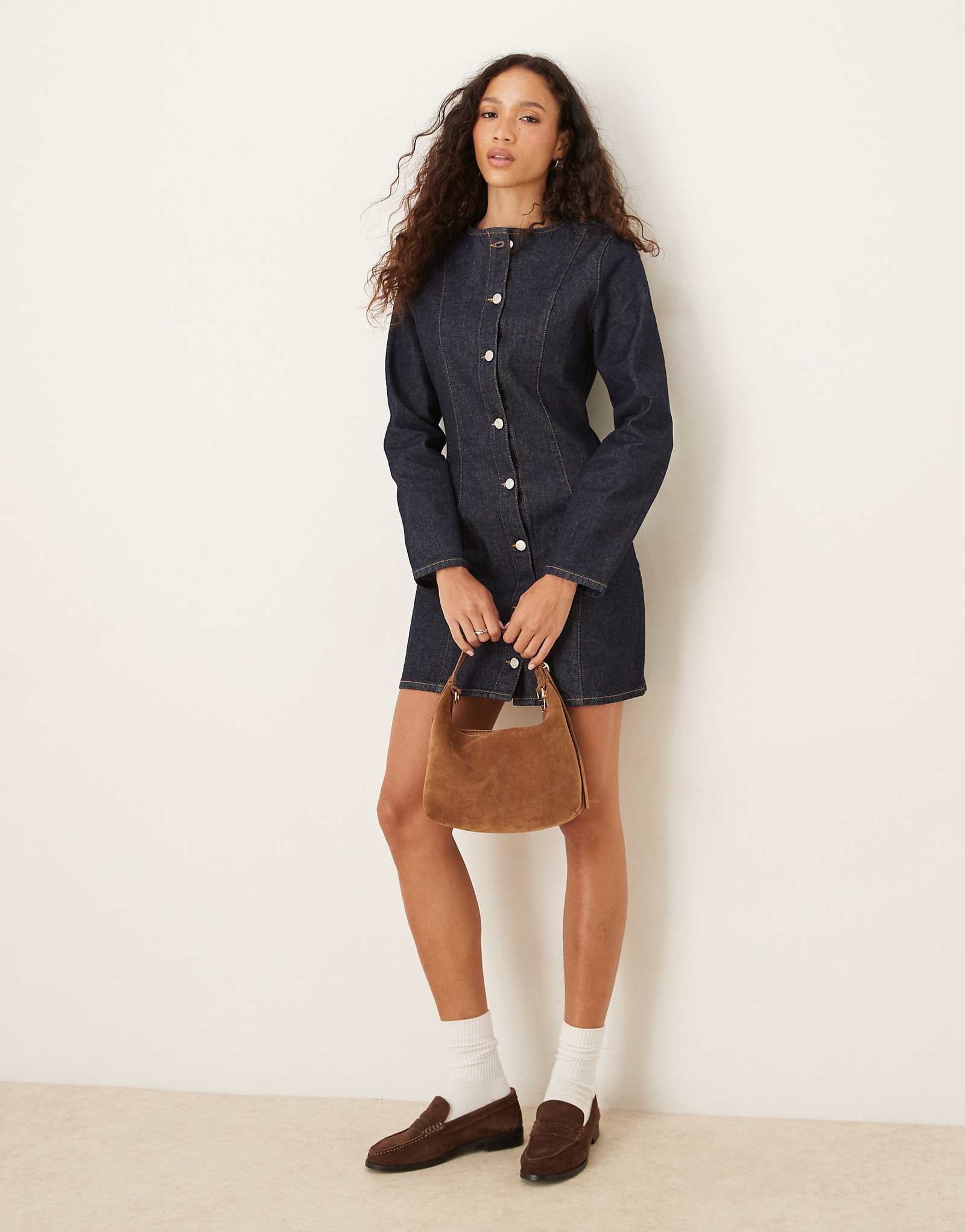 ДИЗАЙНЕРСКОЕ джинсовое мини-платье ASOS с длинным рукавом и круглым вырезом из денима которое можно стирать после полоскания 6790₽