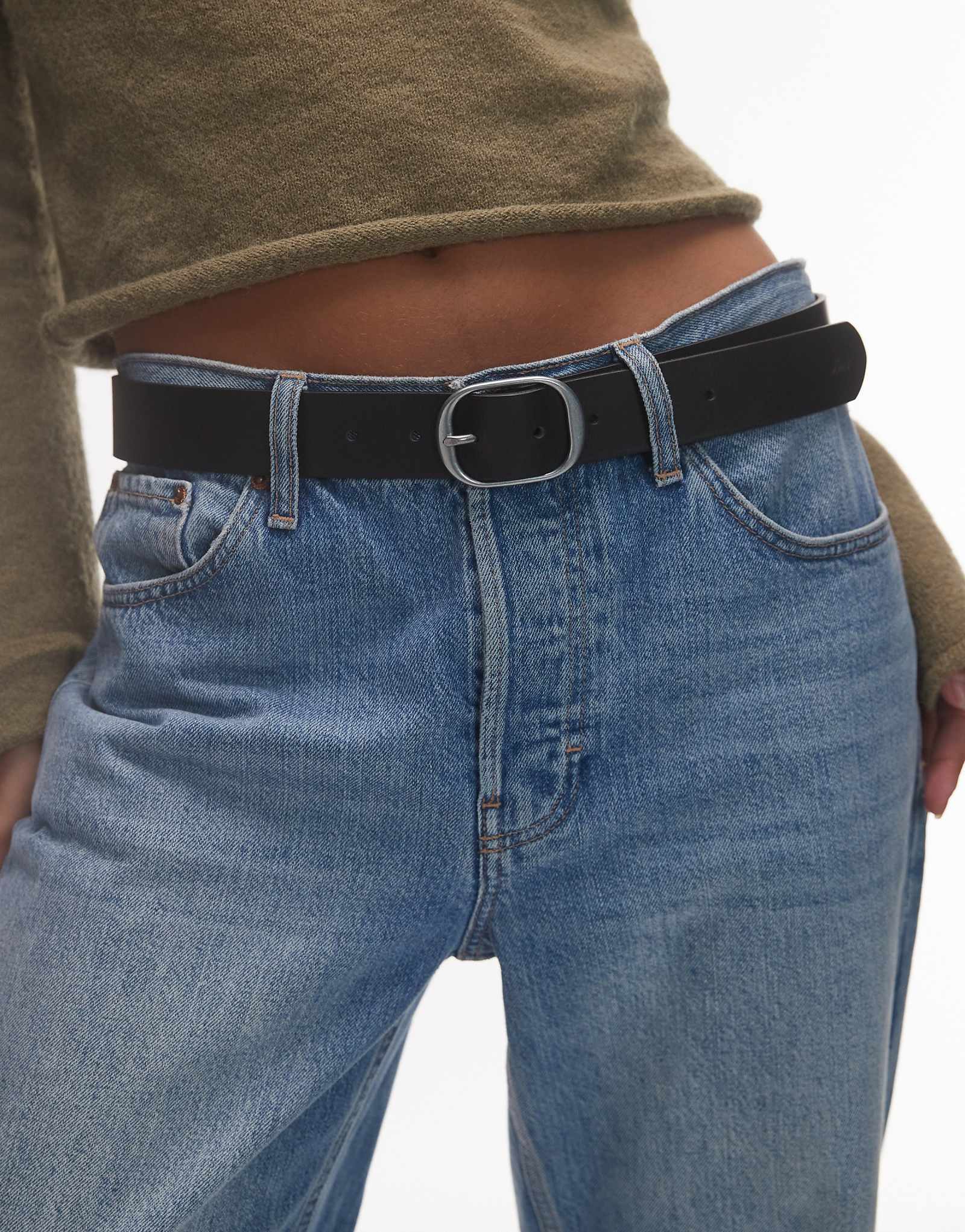 Кожаный ремень Levis Madison черного цвета 12490₽