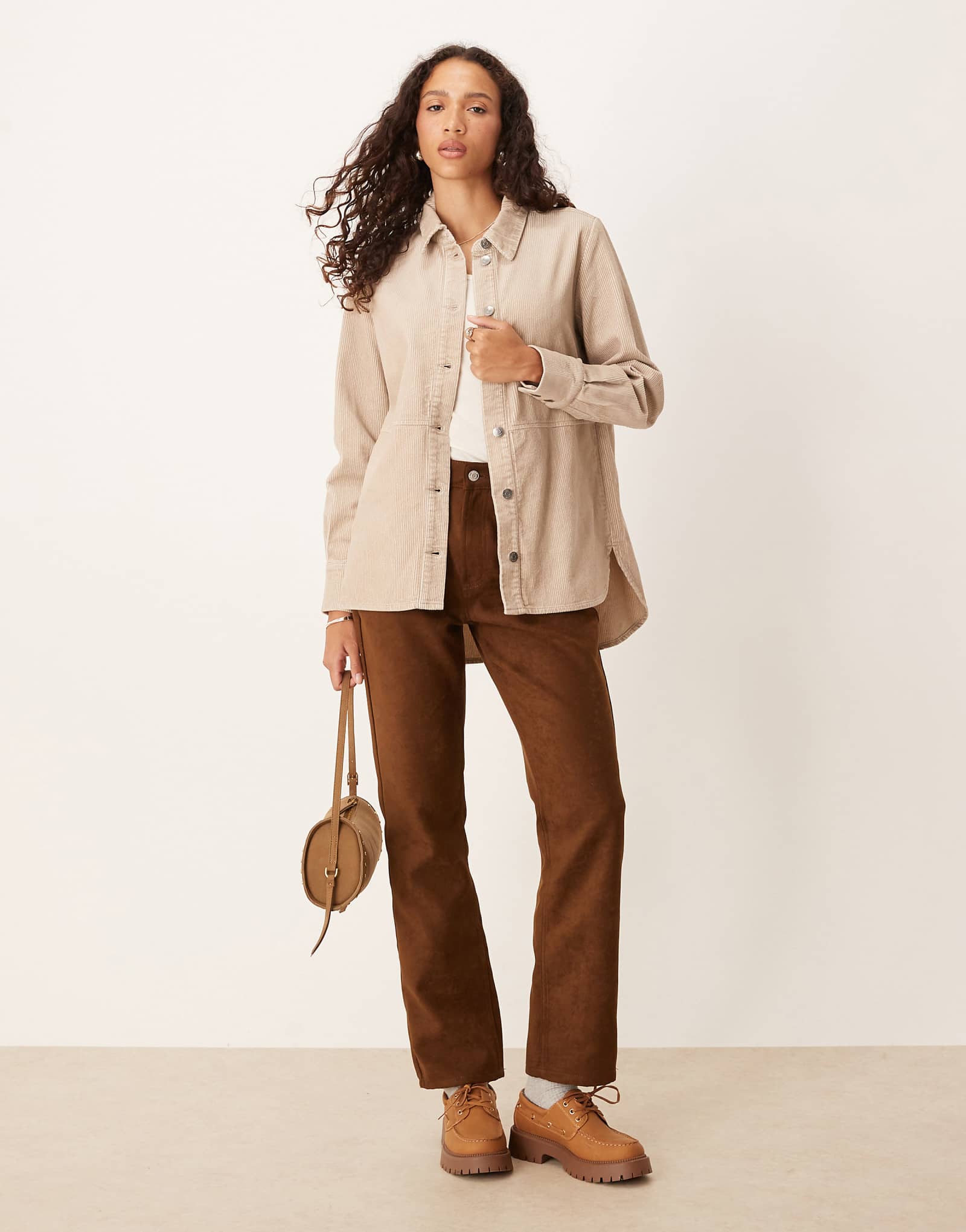 Шнуровая сережка JDY свободного покроя кремового цвета 16490₽