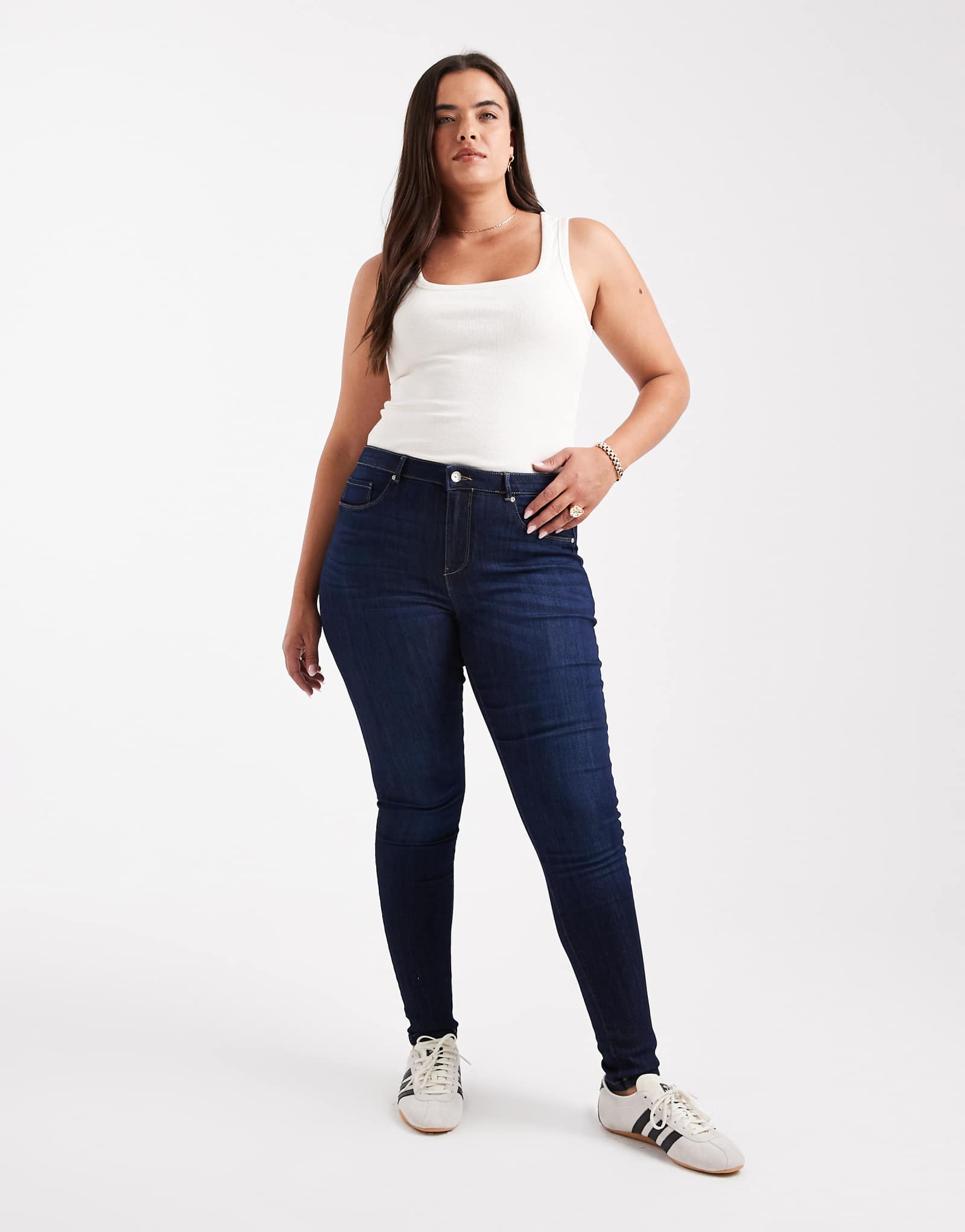 Темно-синие джинсы-скинни ONLY Curve с эффектом пуш-ап 10390₽