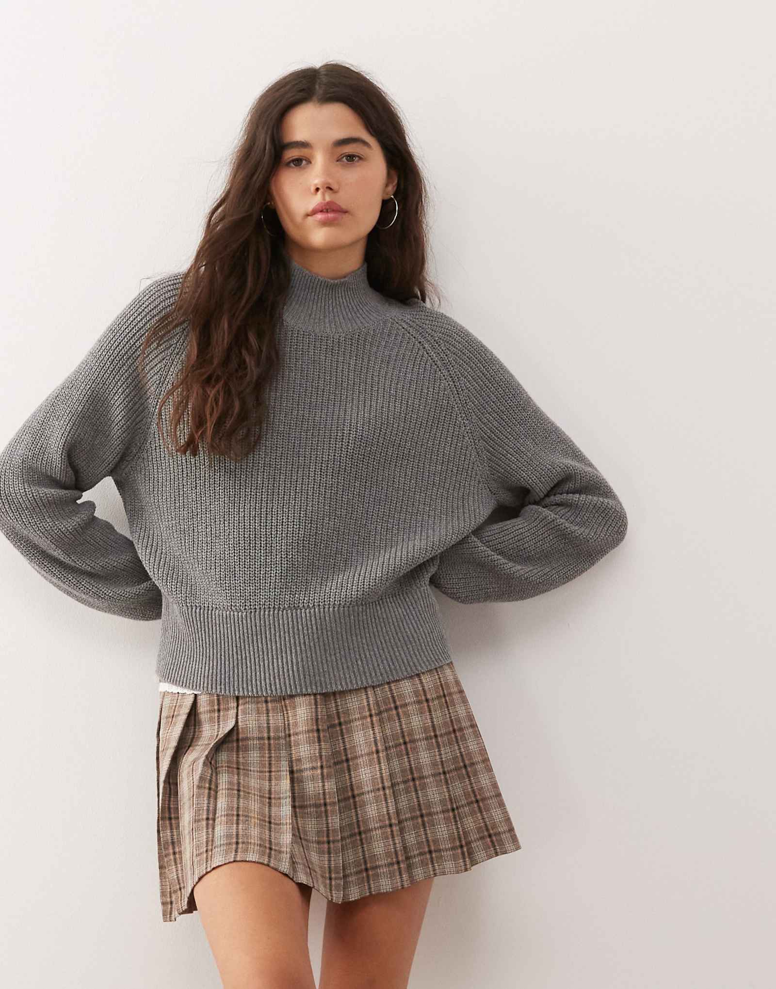 Вязаный свитер Noisy May с высоким воротом средне-серого цвета 9190₽