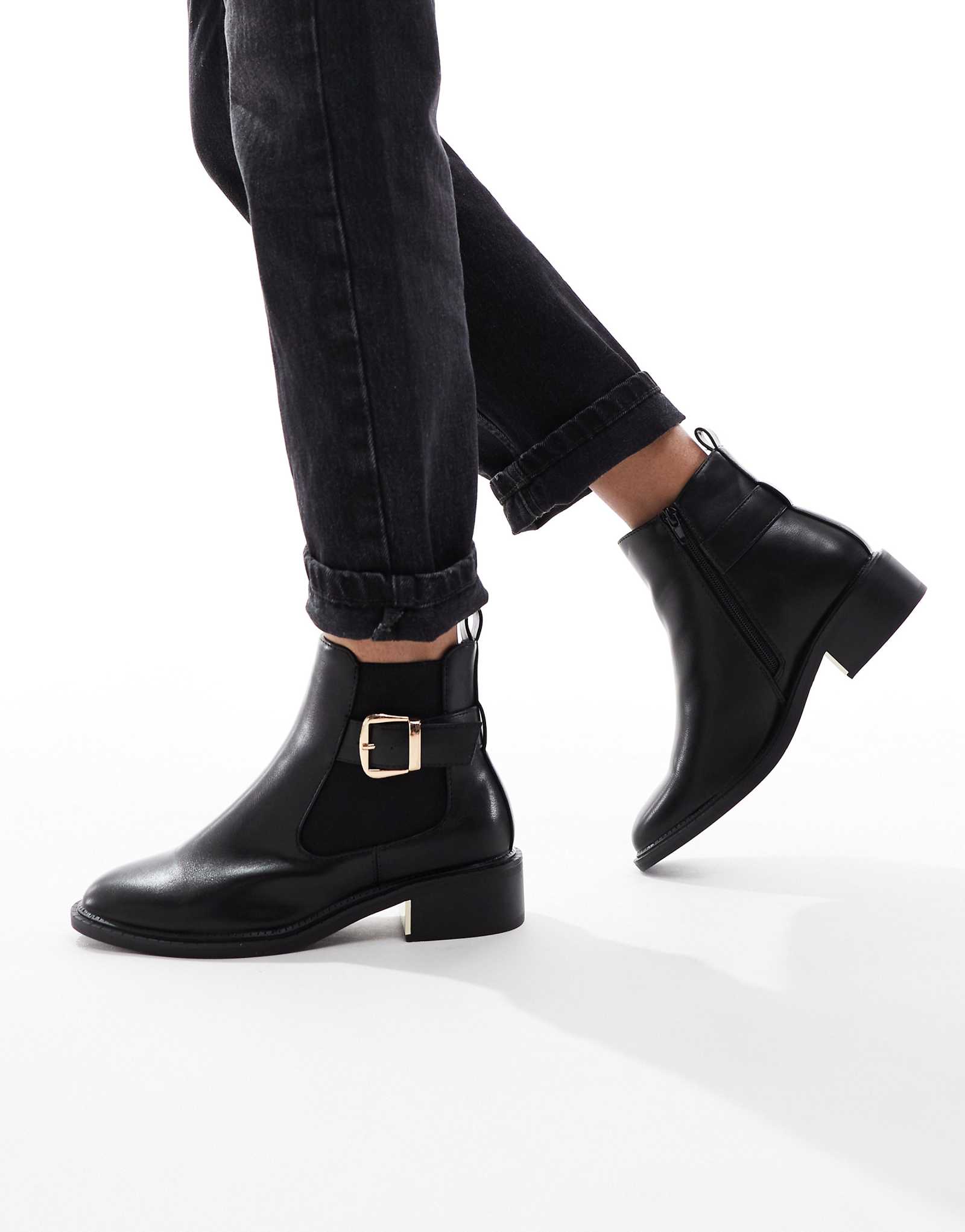 Изысканные черные ботинки Челси с латте-пряжкой SEQWL 9990₽