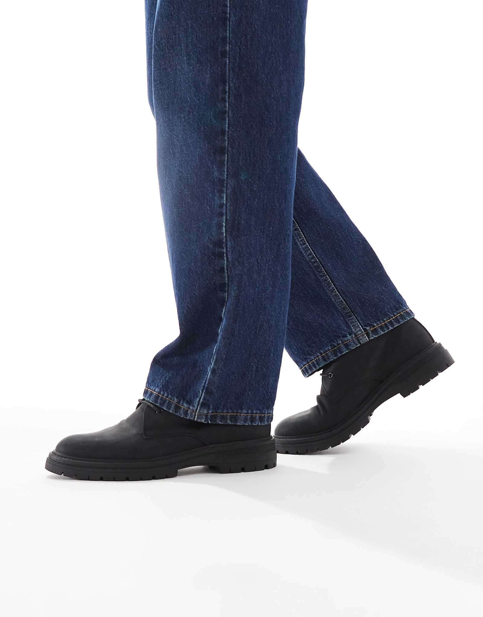 Черные массивные ботинки schuh Devin на шнуровке 15890₽