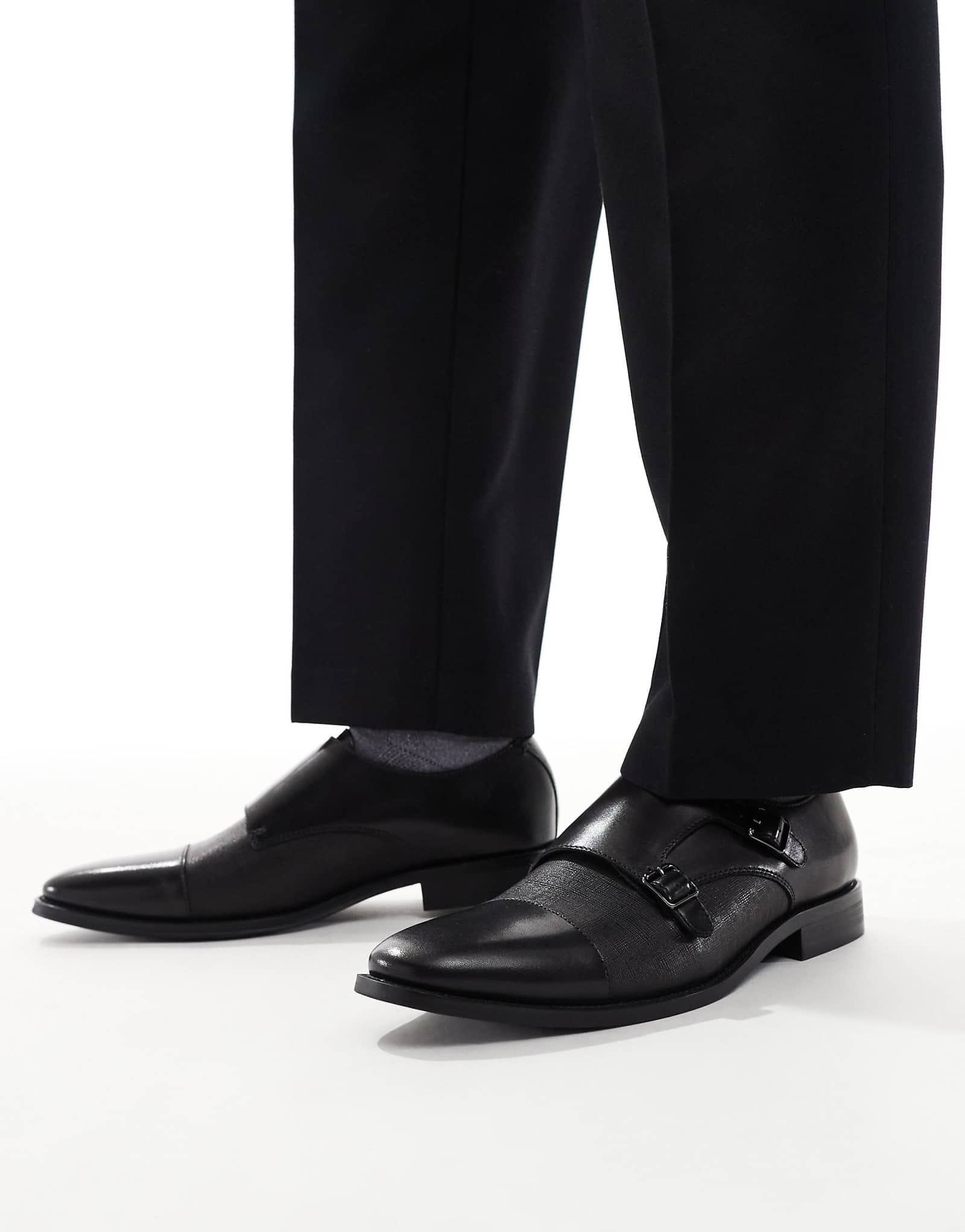 Черные кожаные туфли-монашки schuh Rocky с двойным ремешком 21190₽